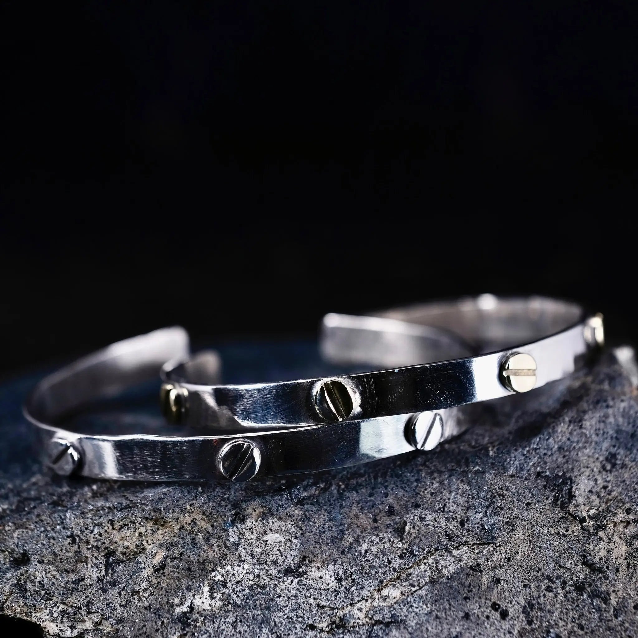 2.0 Skruven - Armband L8Hasselblad