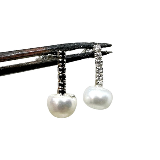 Earring with pearl &amp; zircons