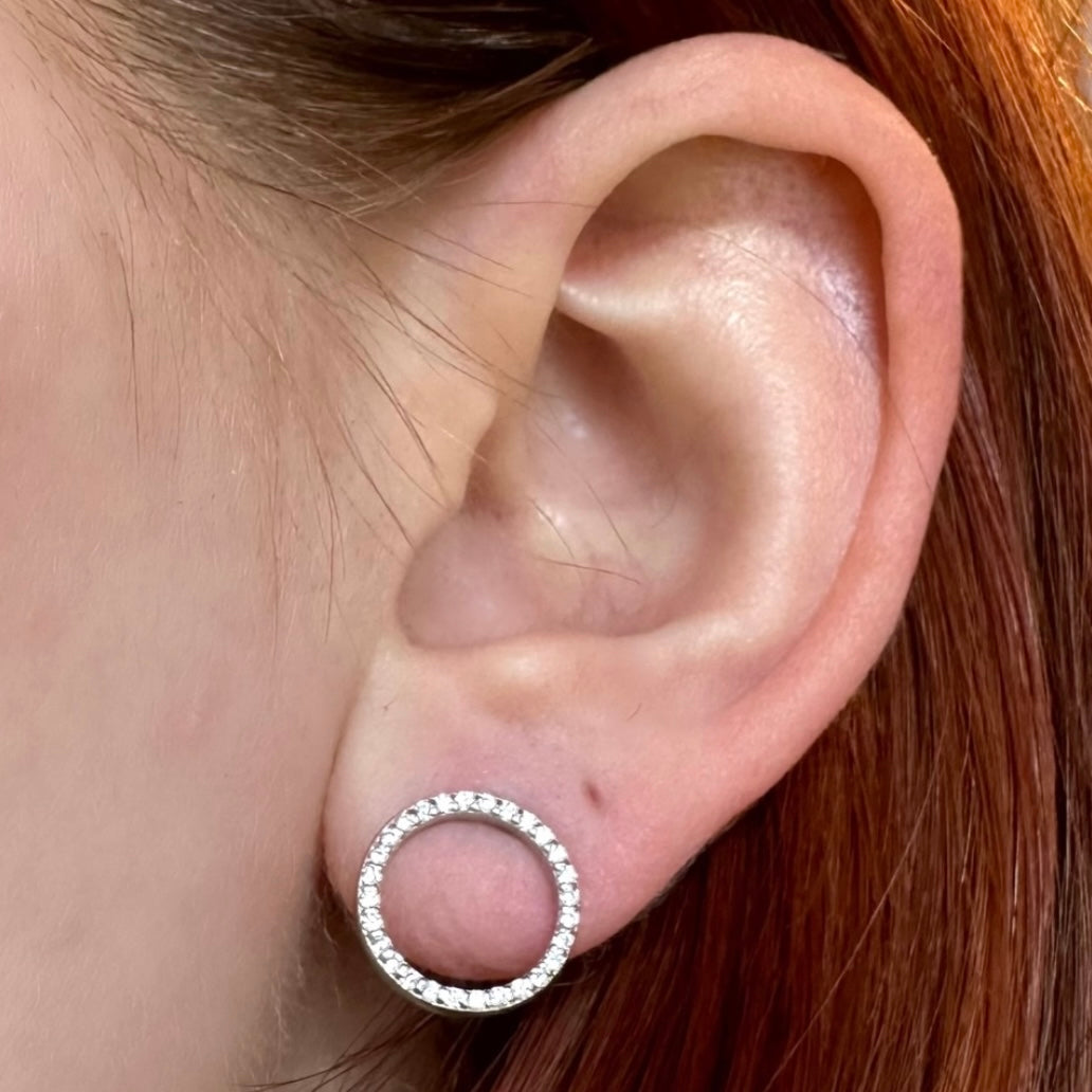 Stud earring with circles &amp; zircons