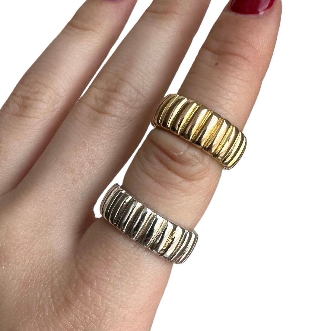 Grooved ring