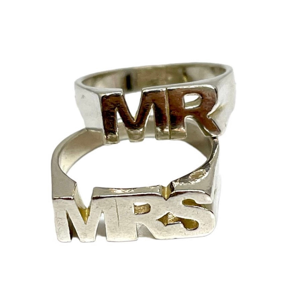 MR & MRS-ring