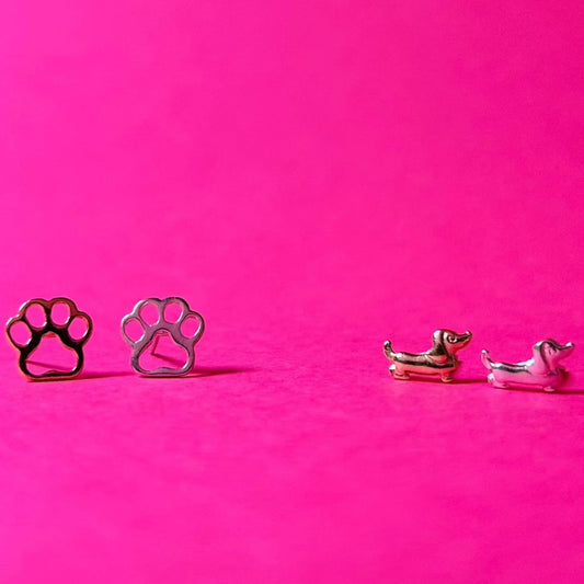 Stud earring with paw