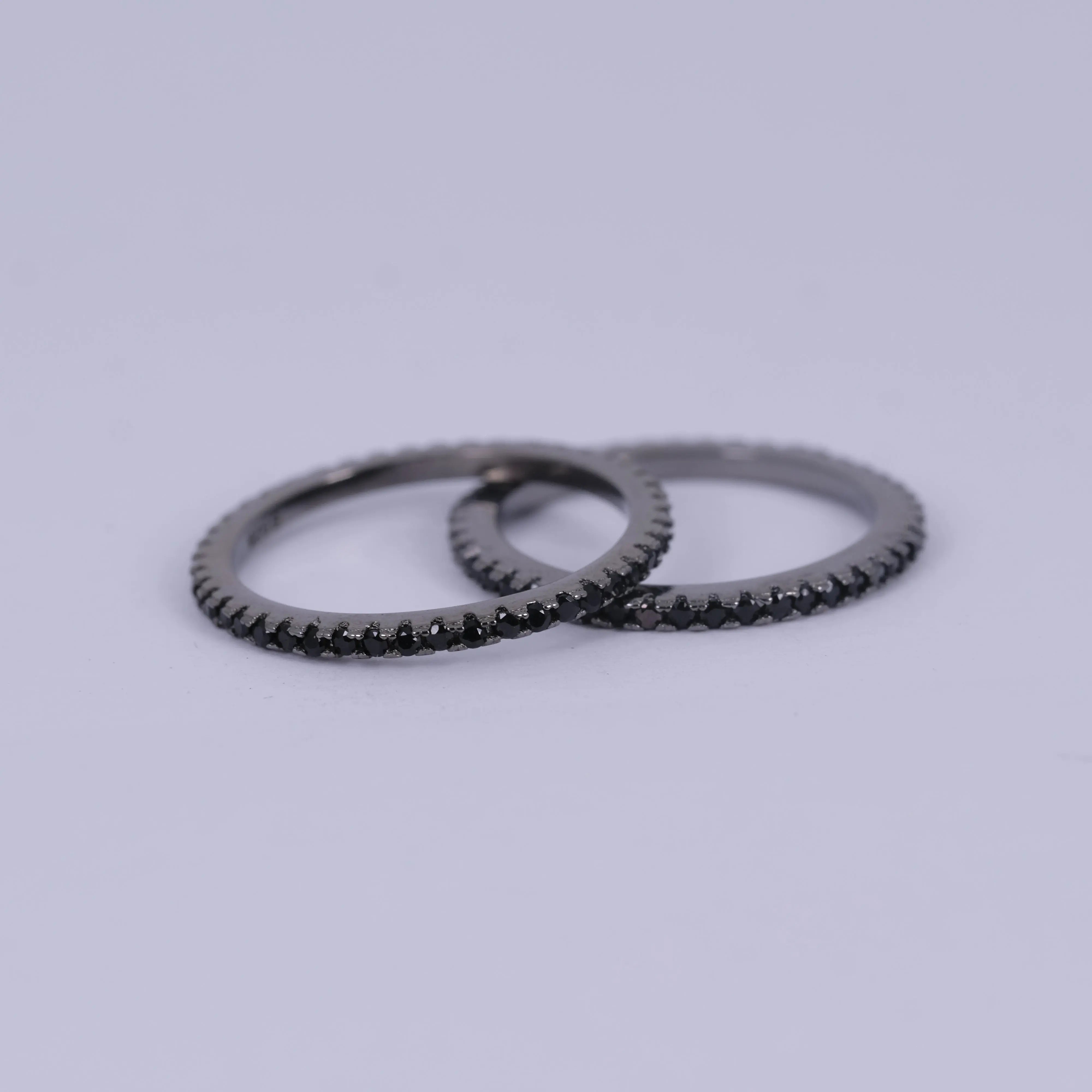 Alliansring med zirkoner L8Hasselblad