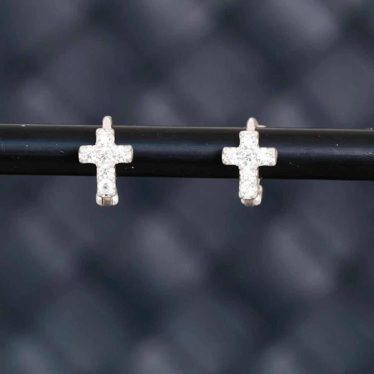Cross Hoops L8Hasselblad