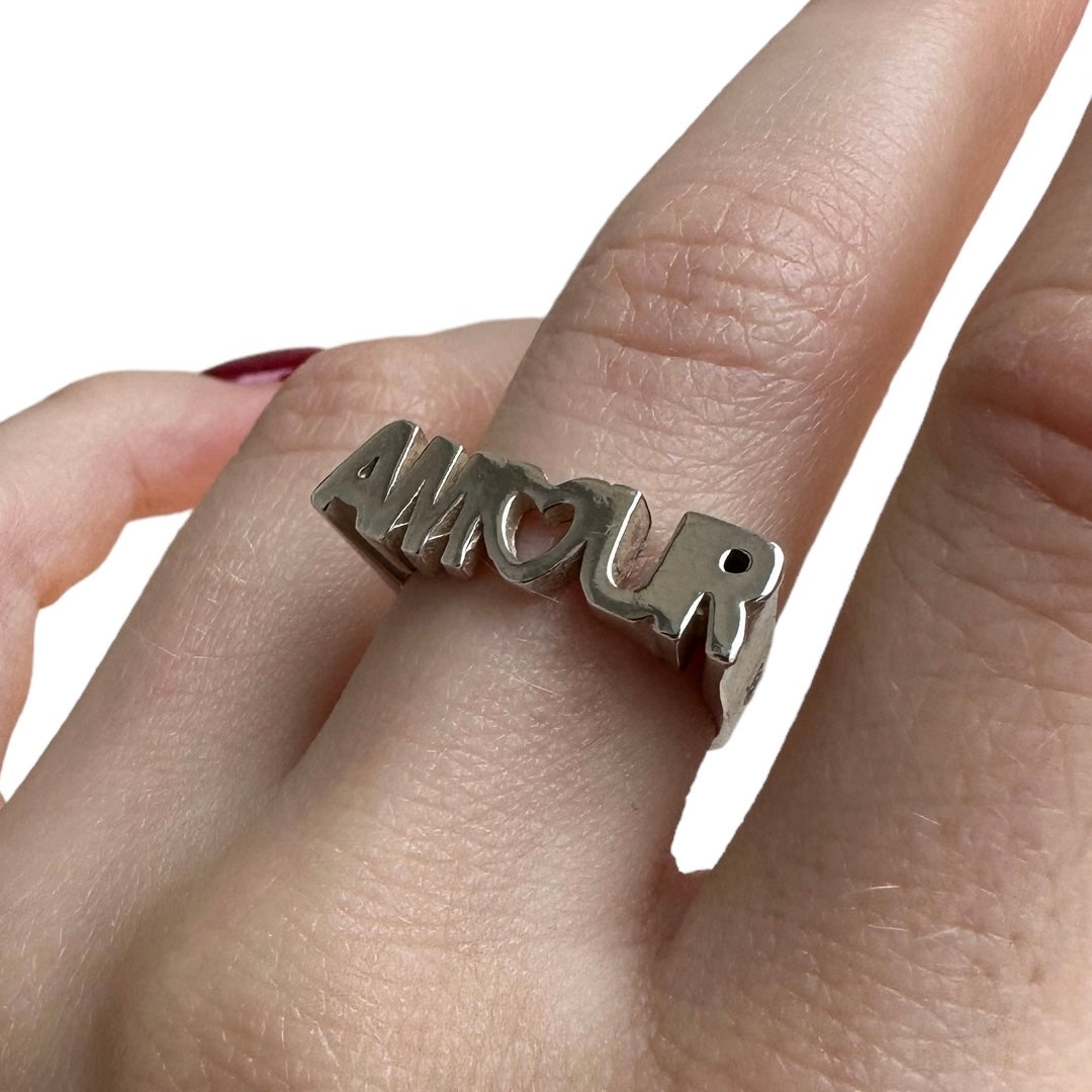 AMOUR-ring