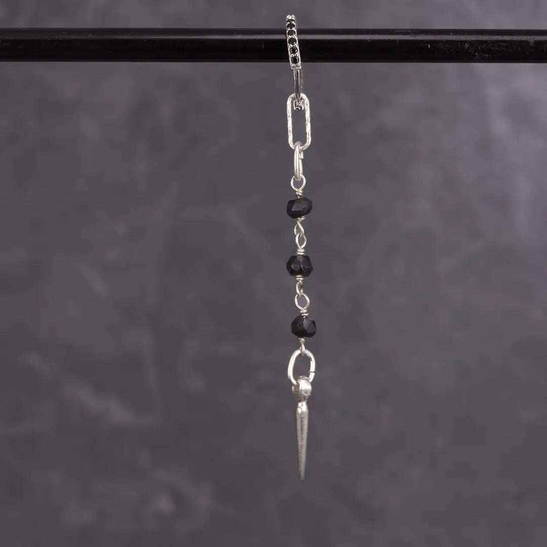 Beads & Spike Silver - stenörhängen - L8Hasselblad