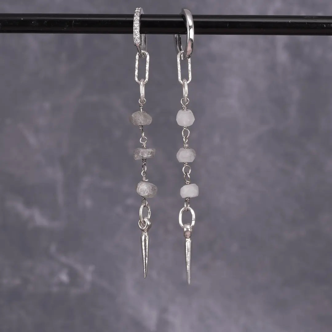 Beads & Spike Silver - stenörhängen - L8Hasselblad