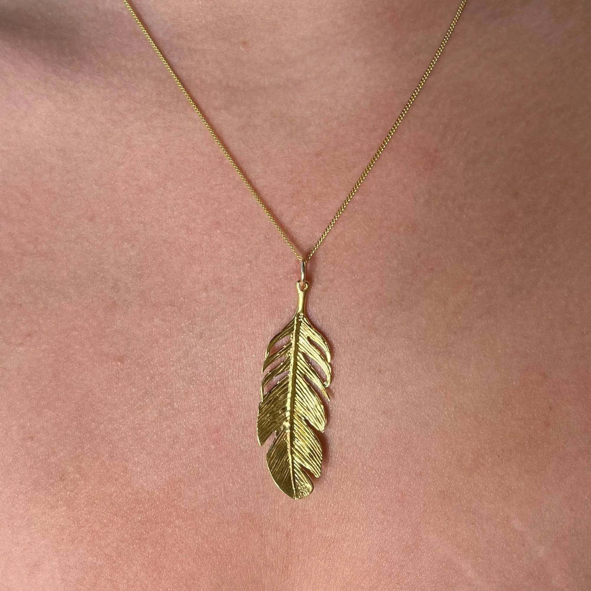 Berlock - Fjädern - L8Hasselblad