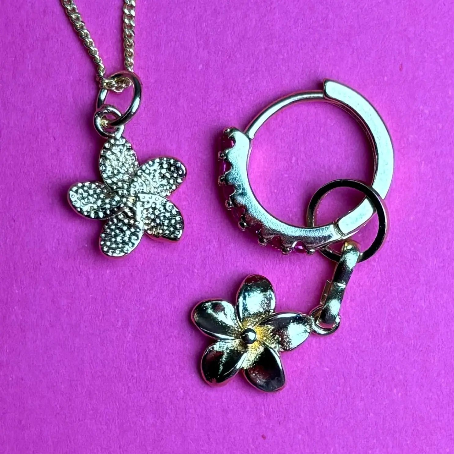 Berlock - Guldig blomma - L8Hasselblad