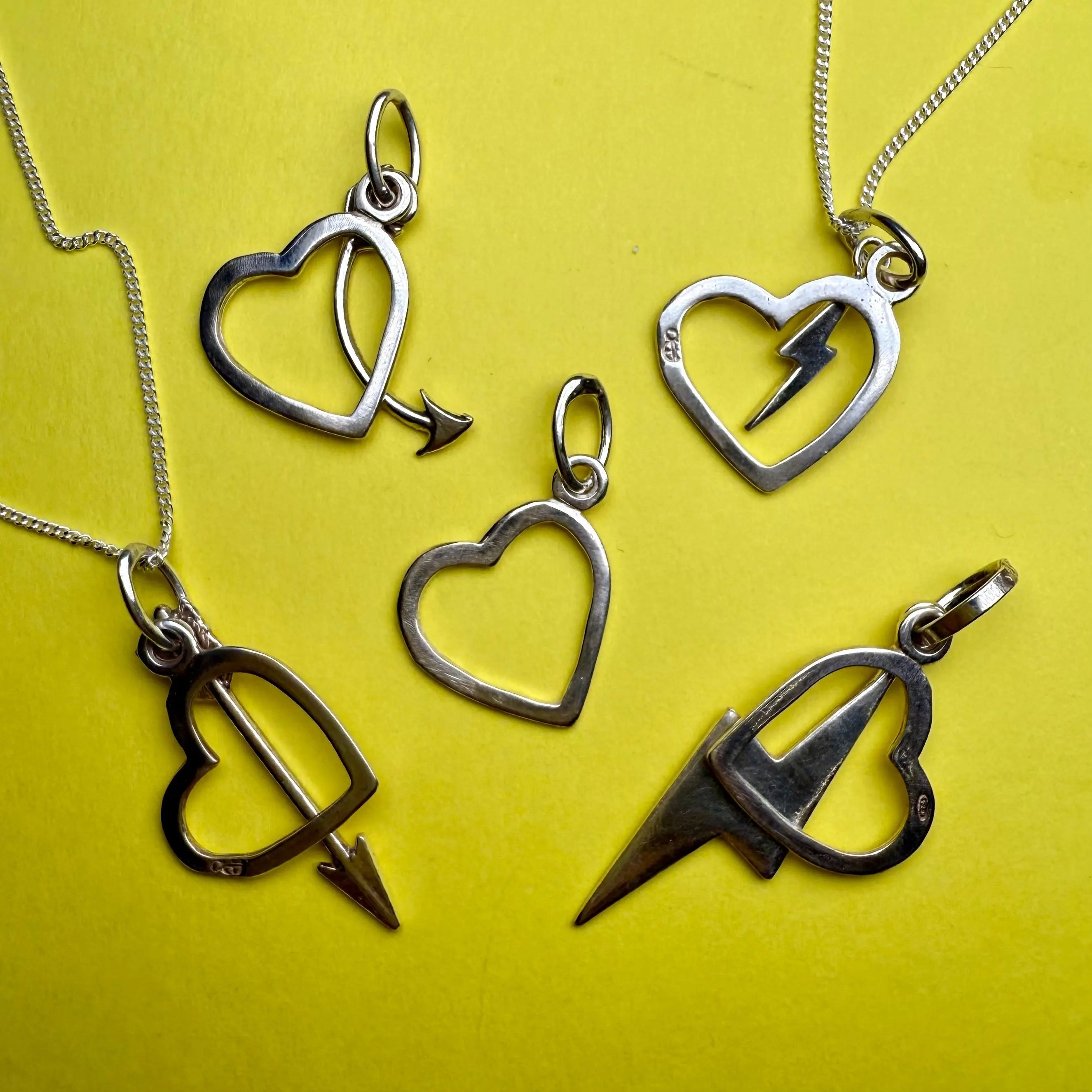 Berlock - Hjärta med blixt eller pil - L8Hasselblad