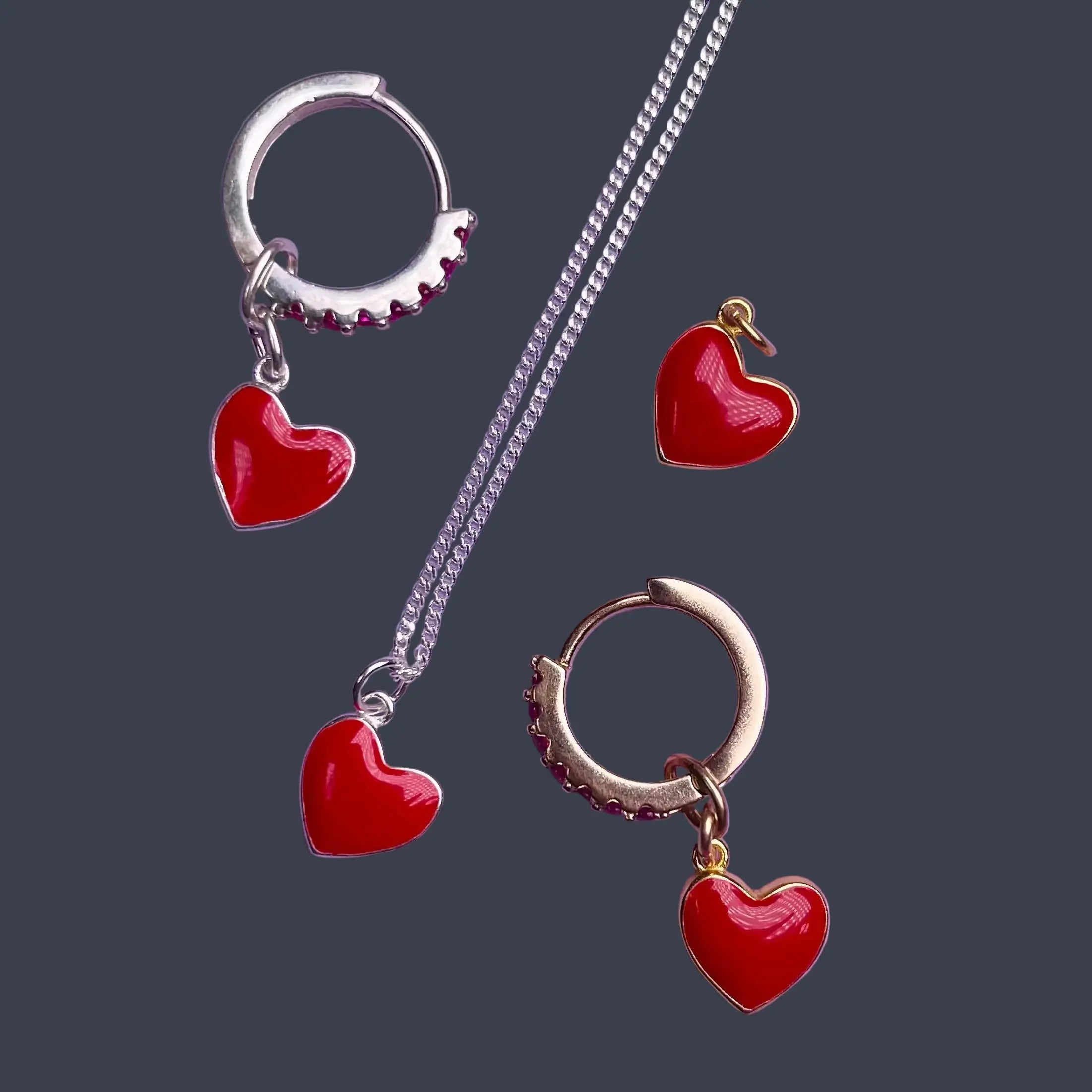 Berlock - Rött flaming heart L8Hasselblad