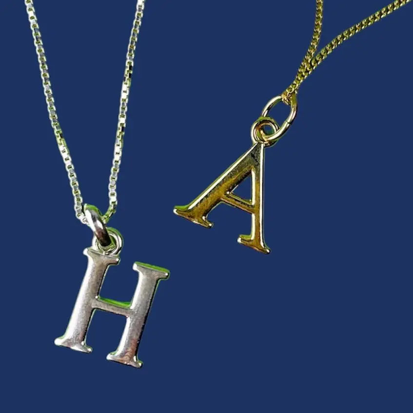 Berlock - Stora Bokstäver - L8Hasselblad