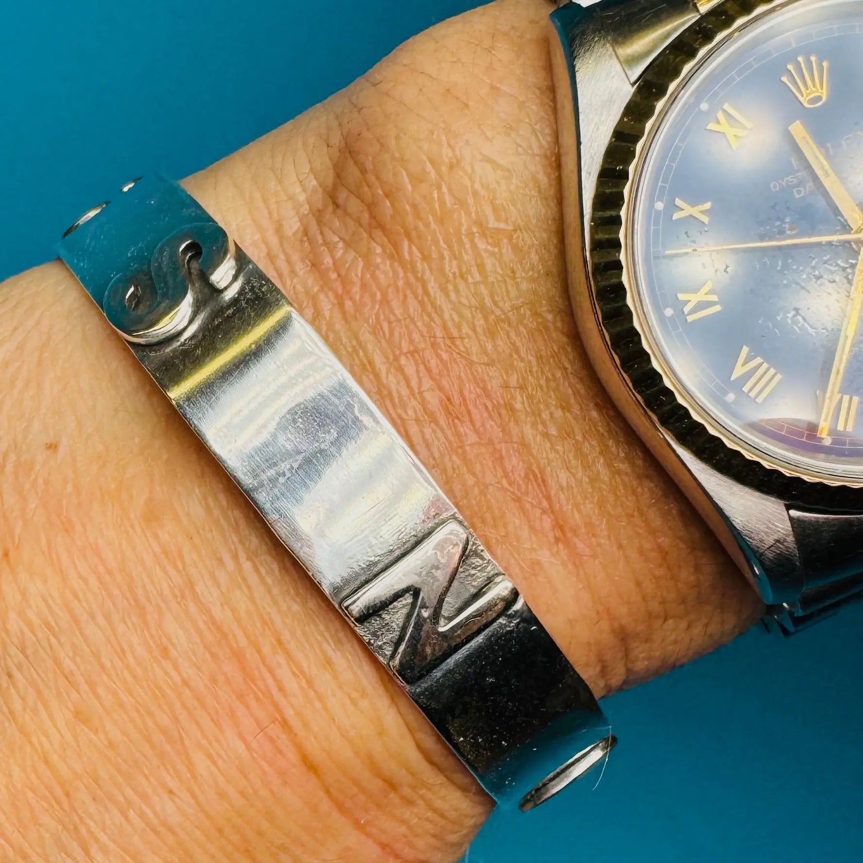 Brett ordarmband - L8Hasselblad