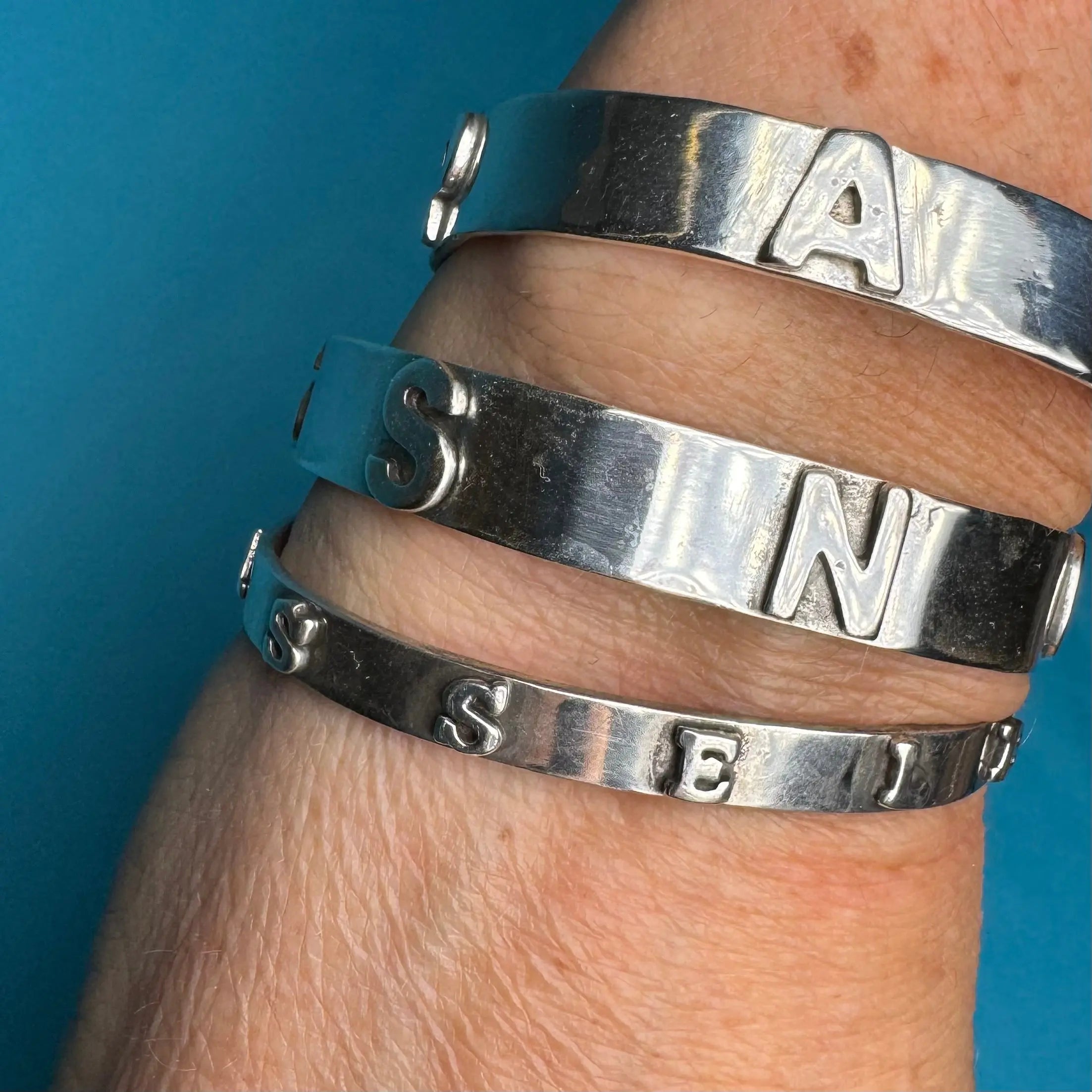 Brett ordarmband - L8Hasselblad