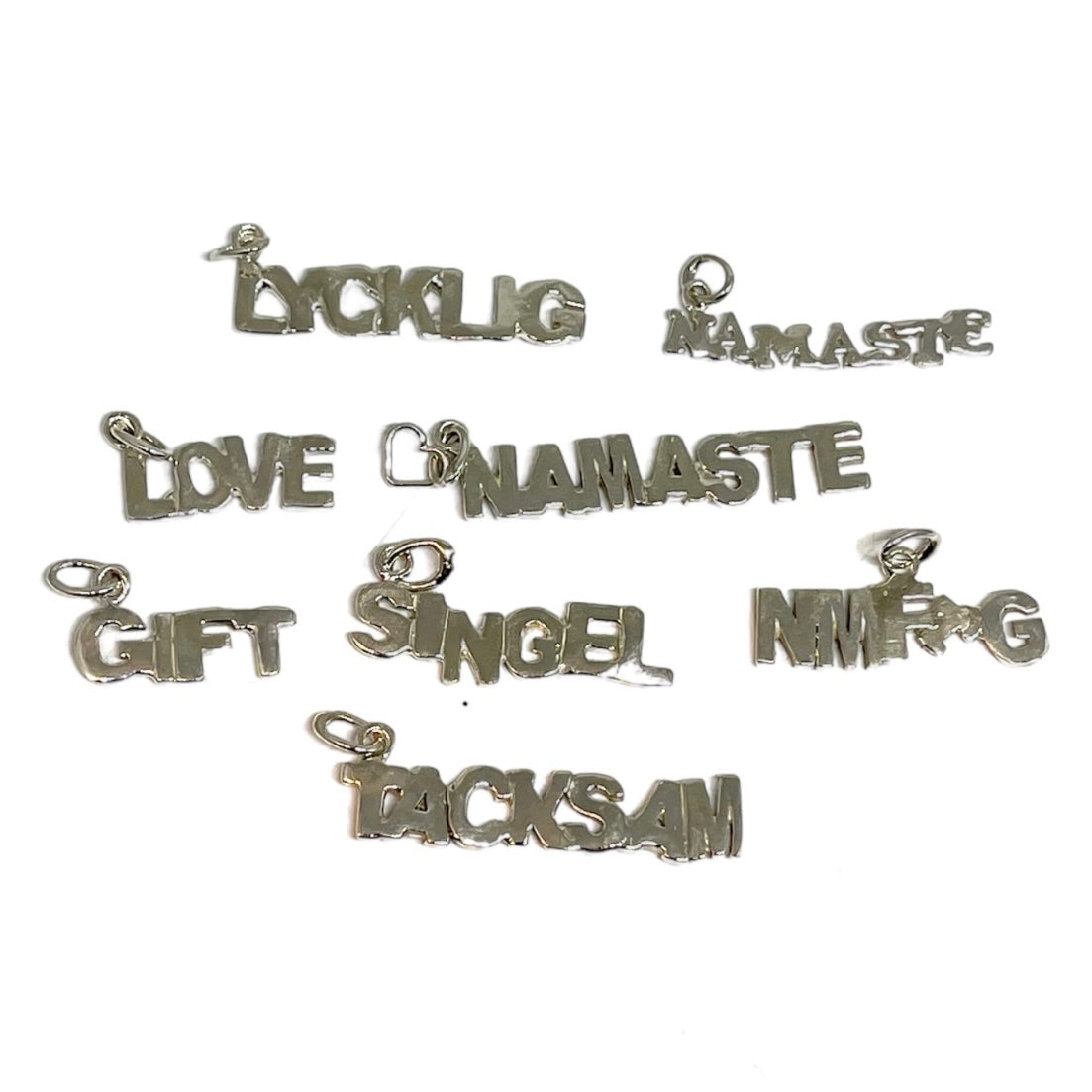 Fitted necklace with word charms