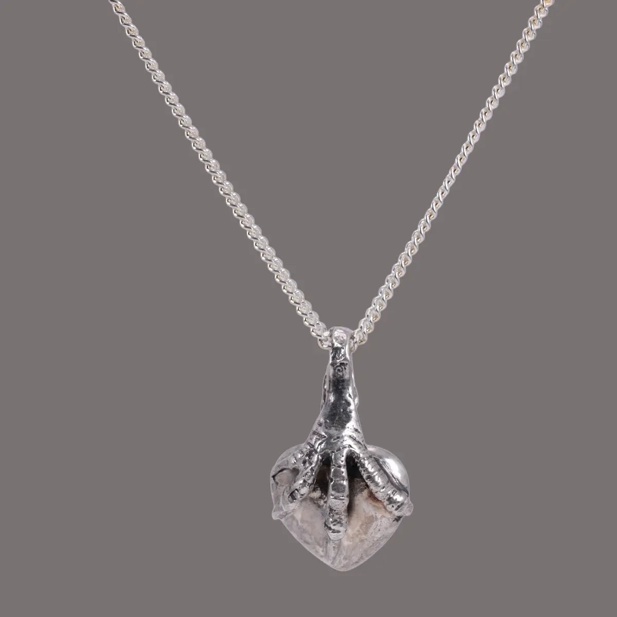 Halsband - Clutched Heart L8Hasselblad