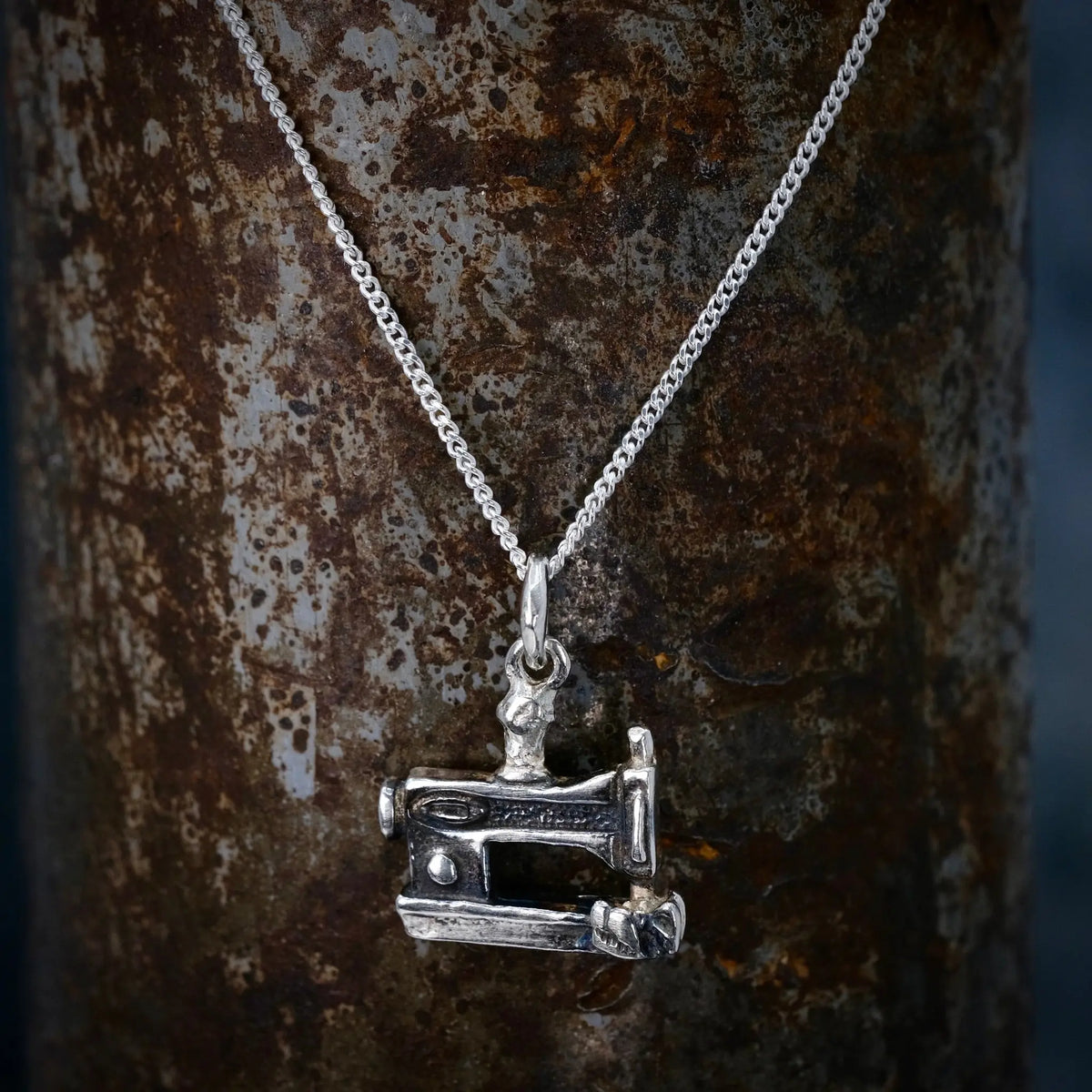 Symaskinen - Halsband L8Hasselblad