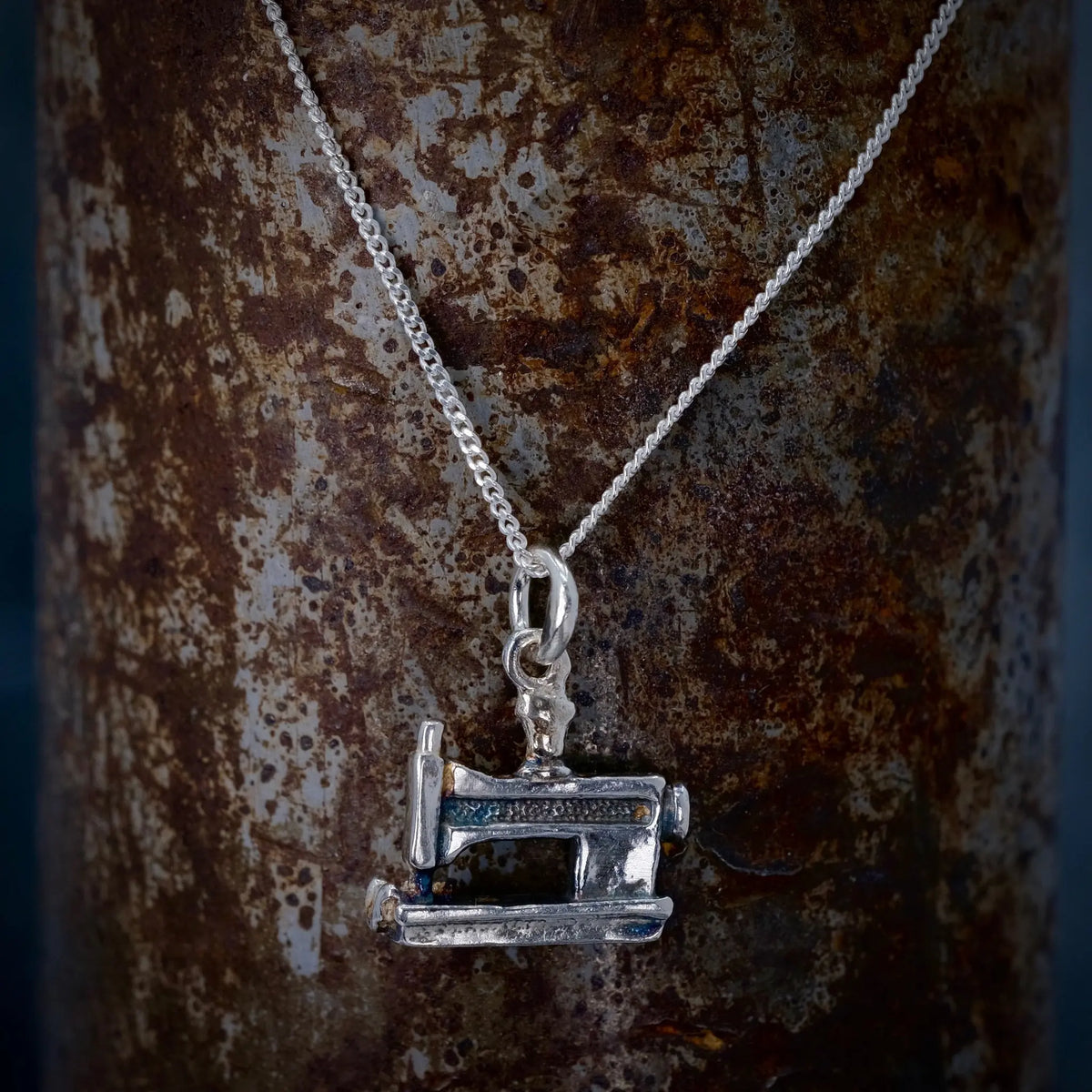 Symaskinen - Halsband L8Hasselblad