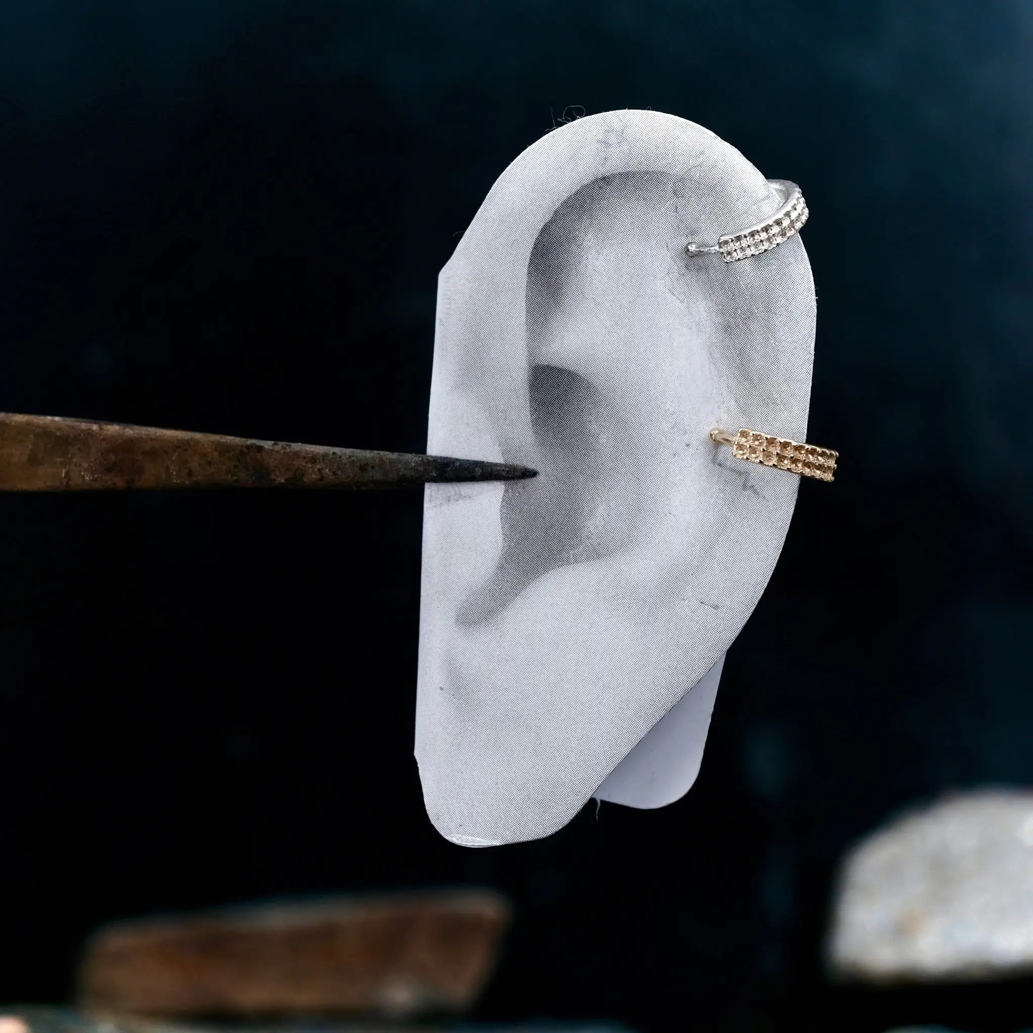 Grid - Earcuff L8Hasselblad