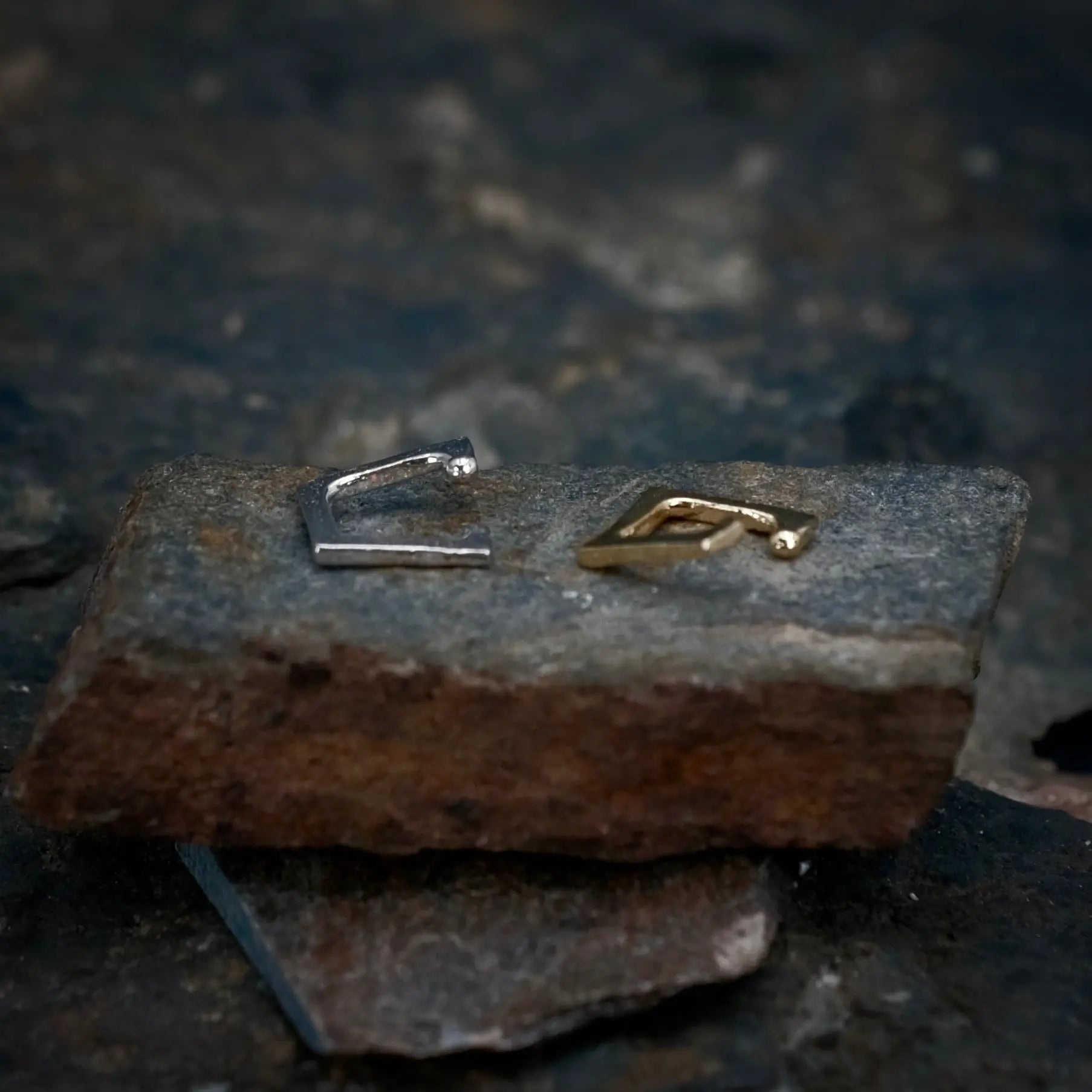 Square - Earcuff L8Hasselblad