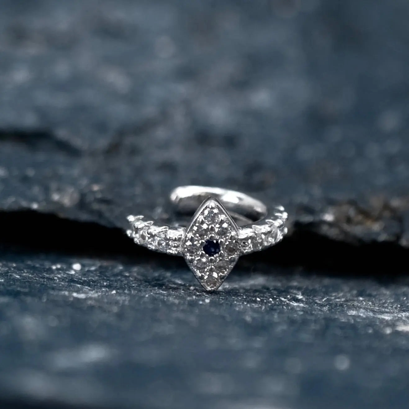 Sparkling Eye - Earcuff L8Hasselblad