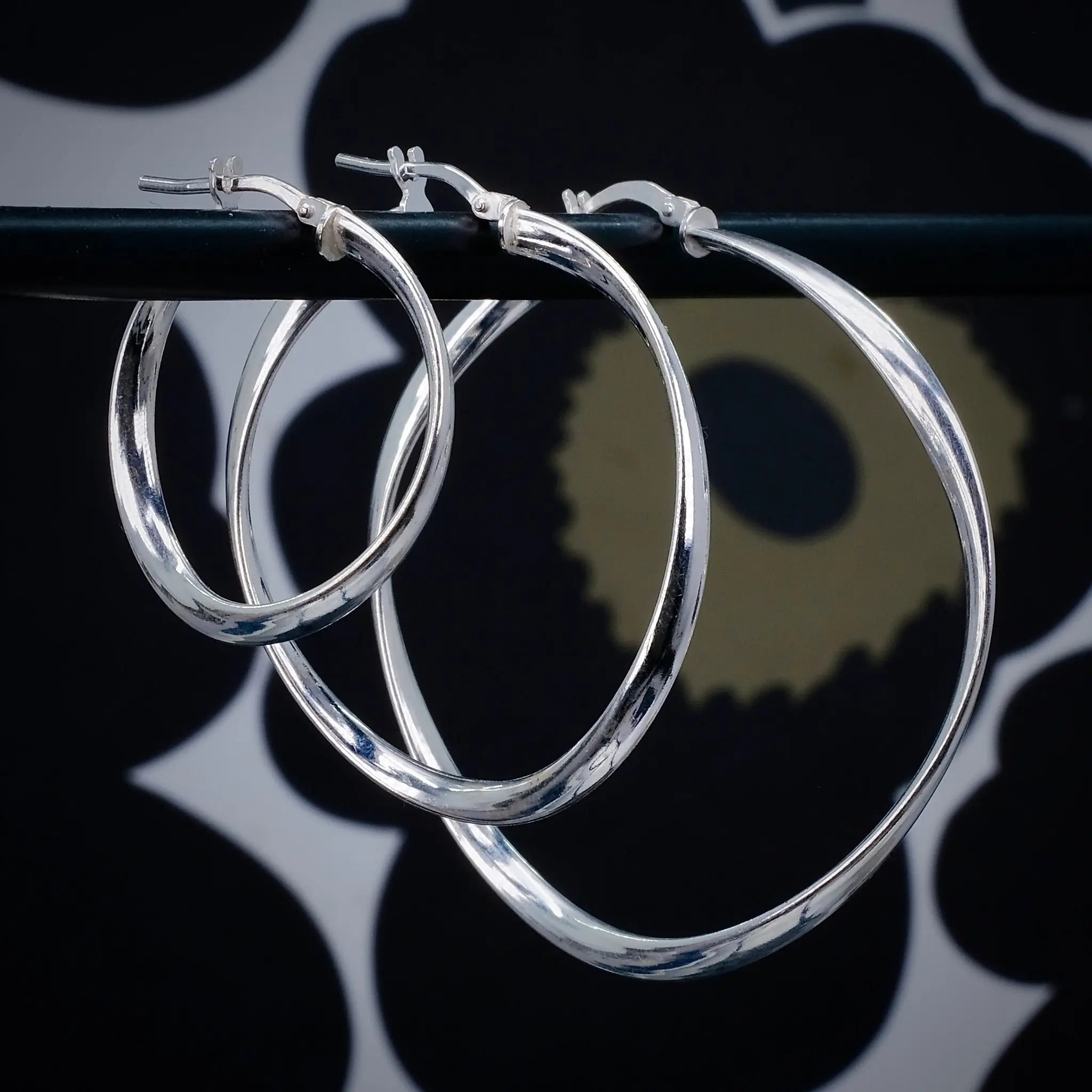 Wavy Hoops L8Hasselblad