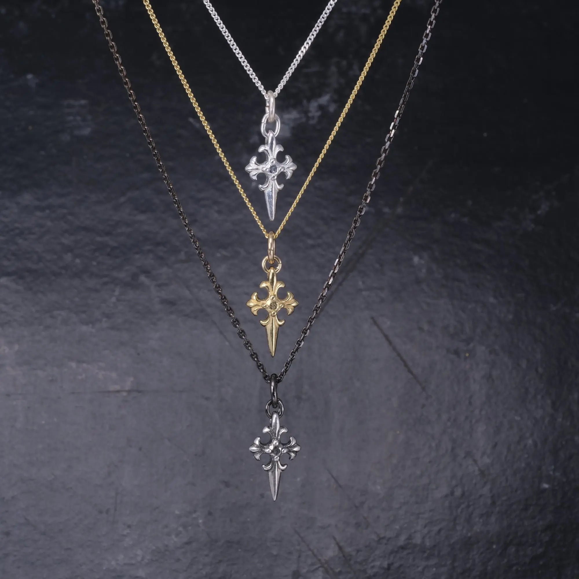 Detaljerat kors - Halsband L8Hasselblad