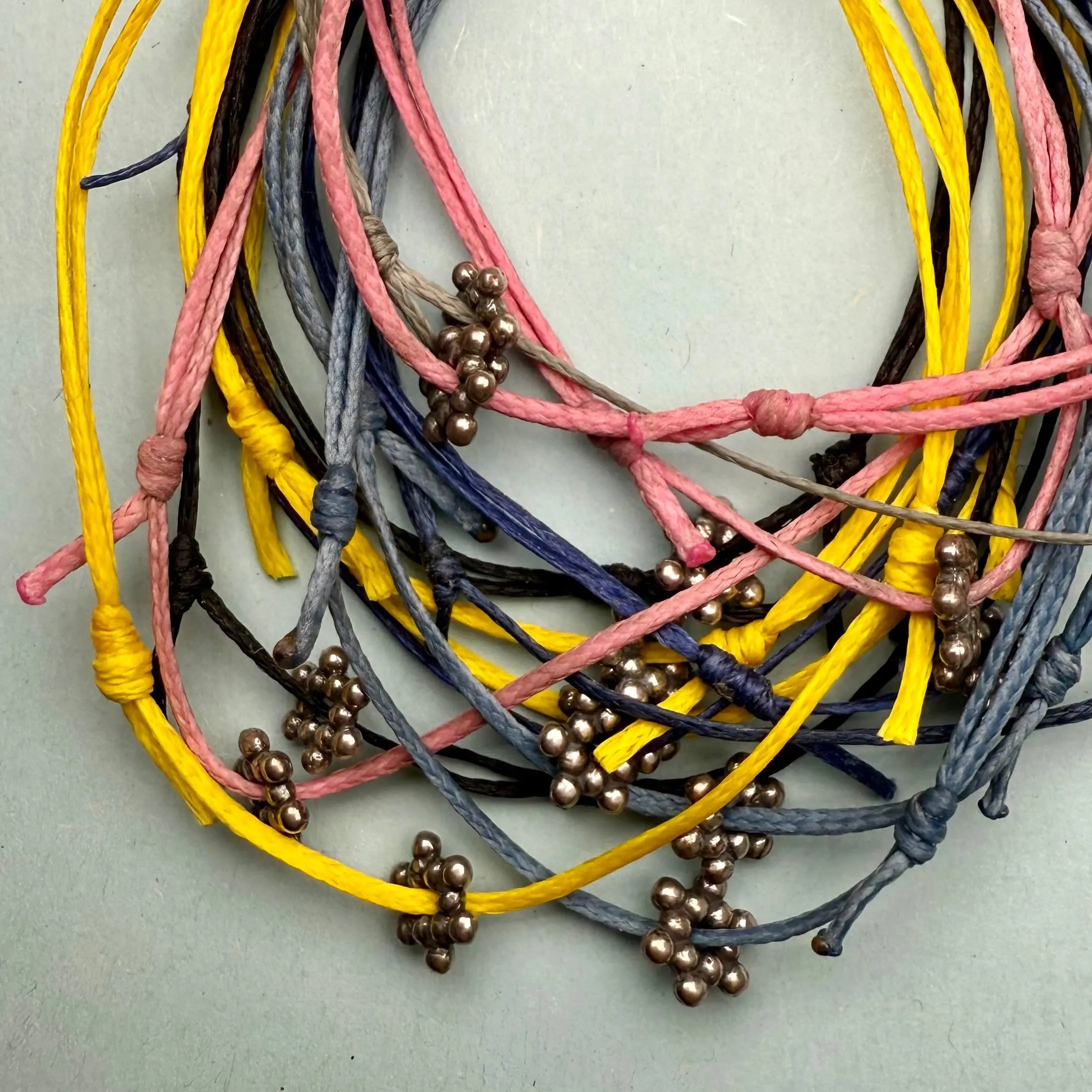 Davidsstjärna trådarmband - L8Hasselblad