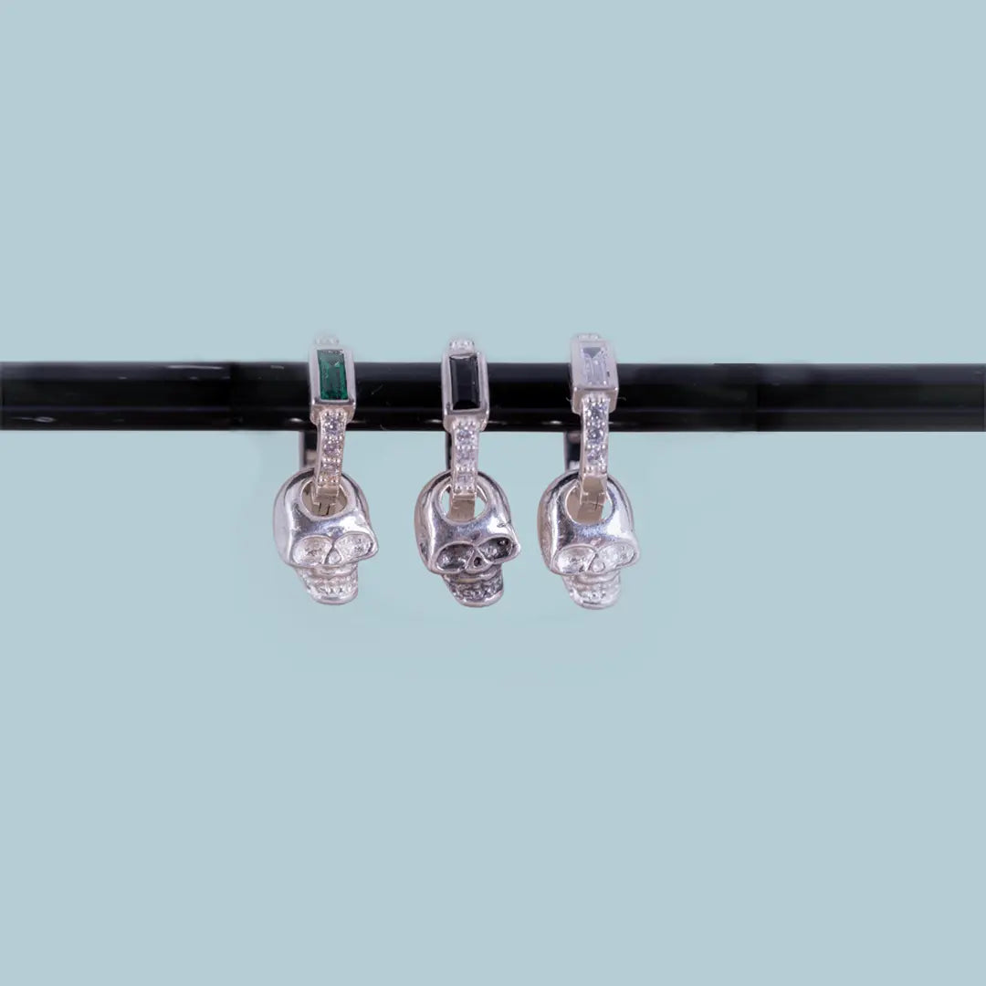 Dödskallen - silverörhängen - L8Hasselblad