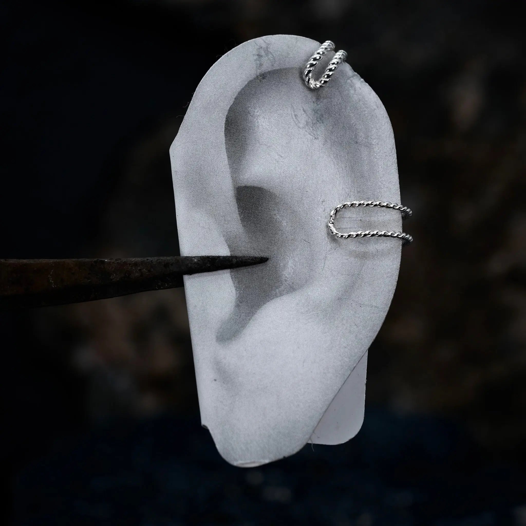 Double Twist - Earcuff L8Hasselblad