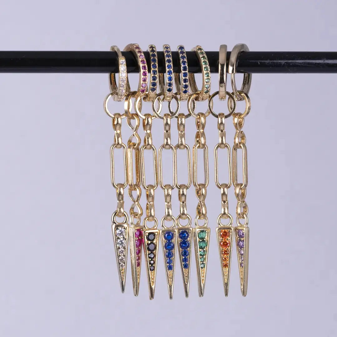 Ella - kort hängande örhänge med zirkontagg - gulddoublé L8Hasselblad