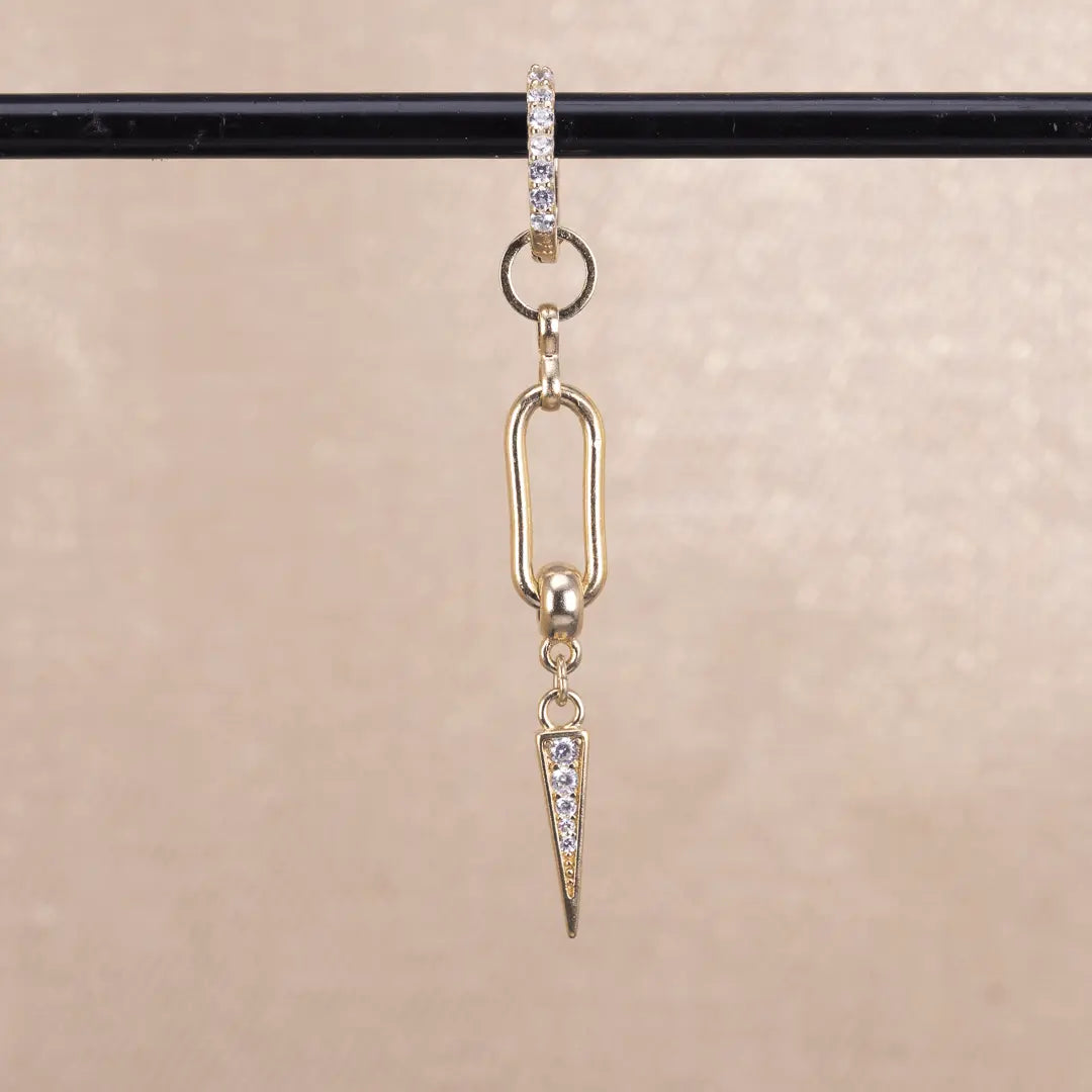 Ella - kort hängande örhänge med zirkontagg - gulddoublé - L8Hasselblad