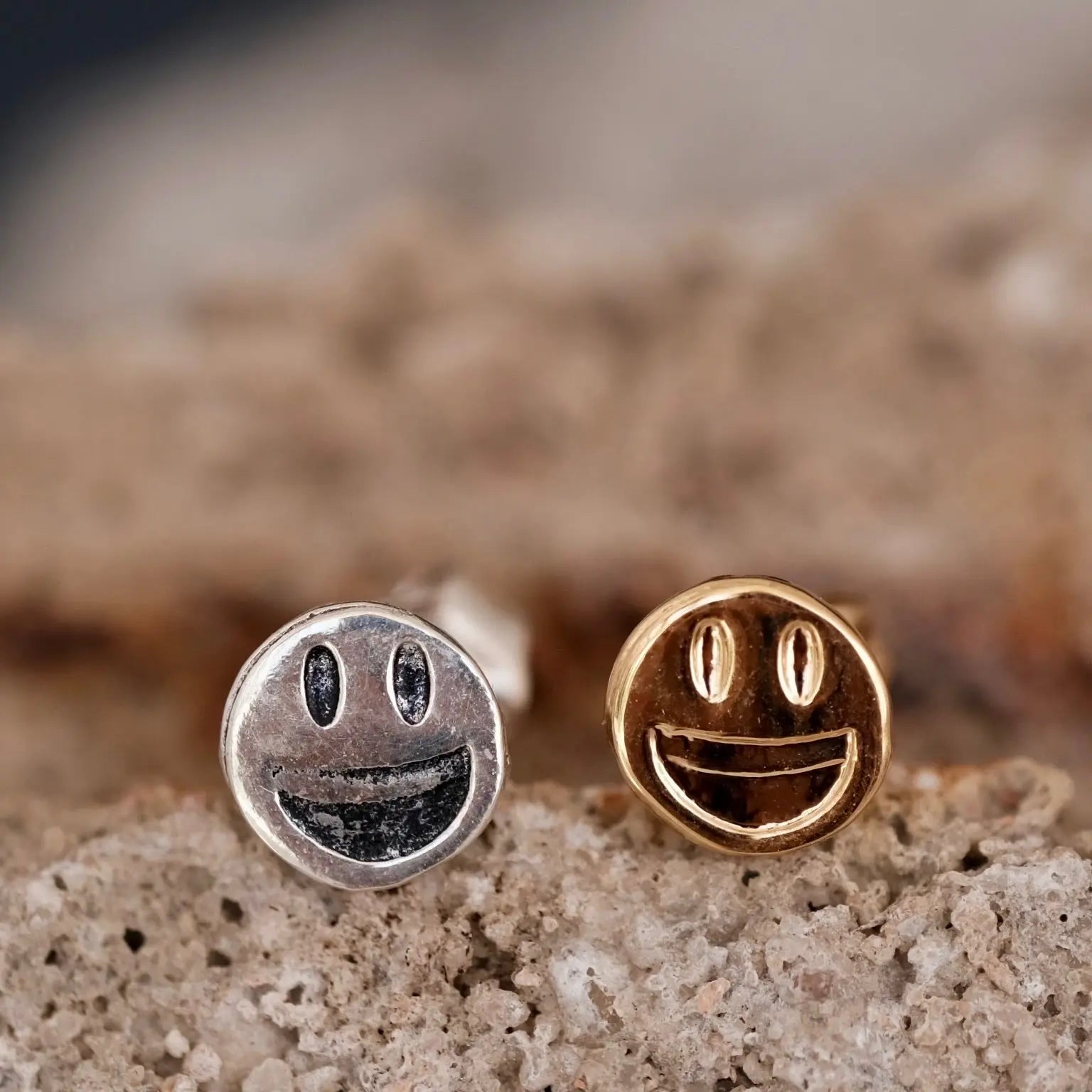 Emoji - Stiftörhänge L8Hasselblad