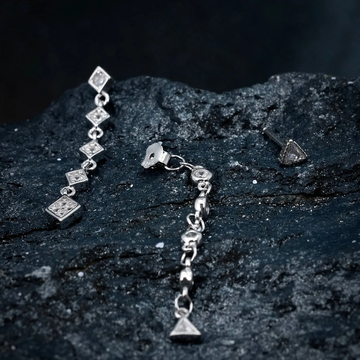 Geo Chains - Stiftörhänge L8Hasselblad