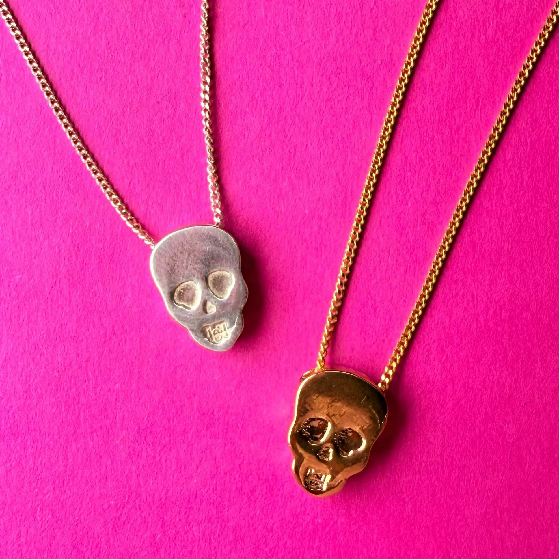 Halsband - Platt dödskalle - L8Hasselblad