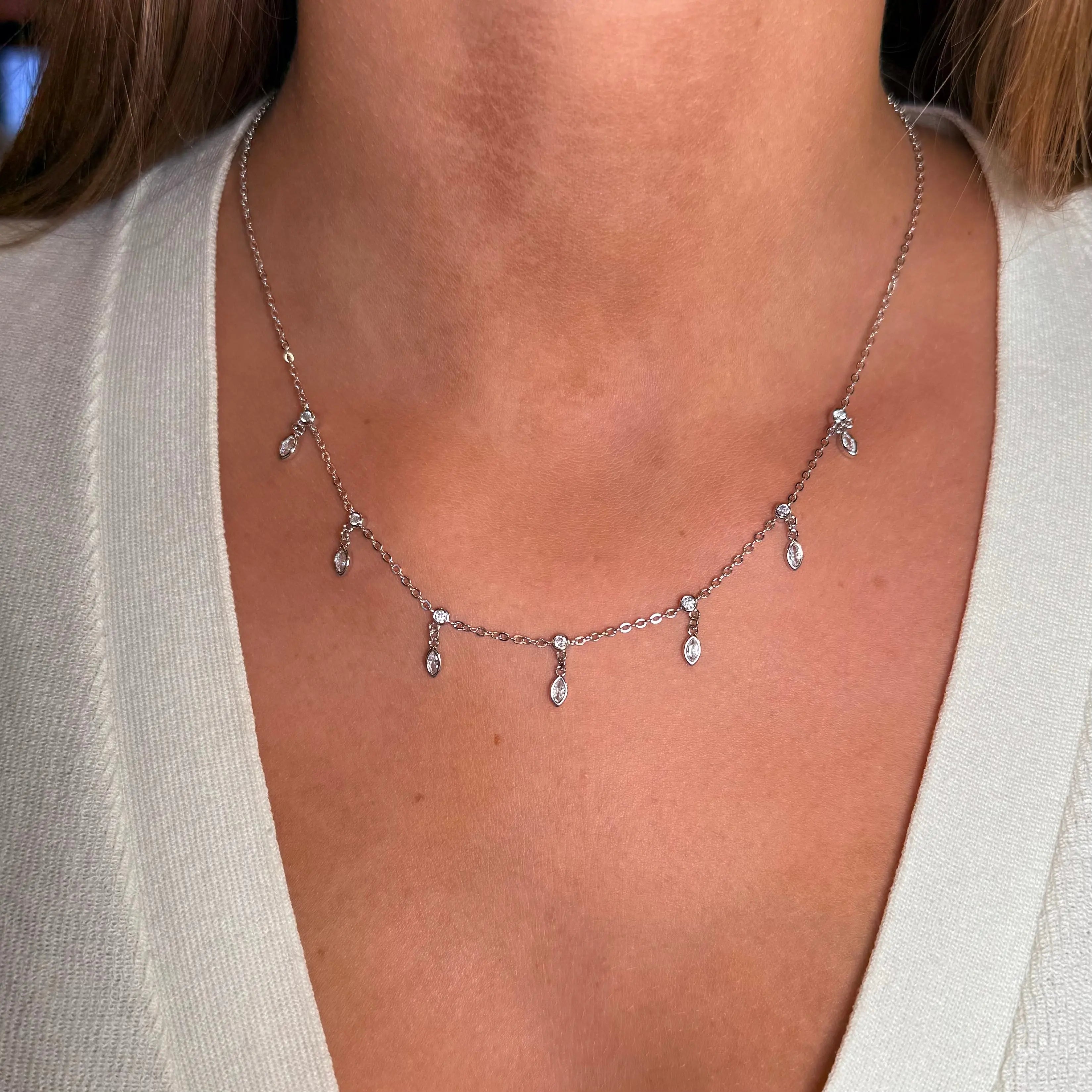 Halsband - zirkondroppar - L8Hasselblad