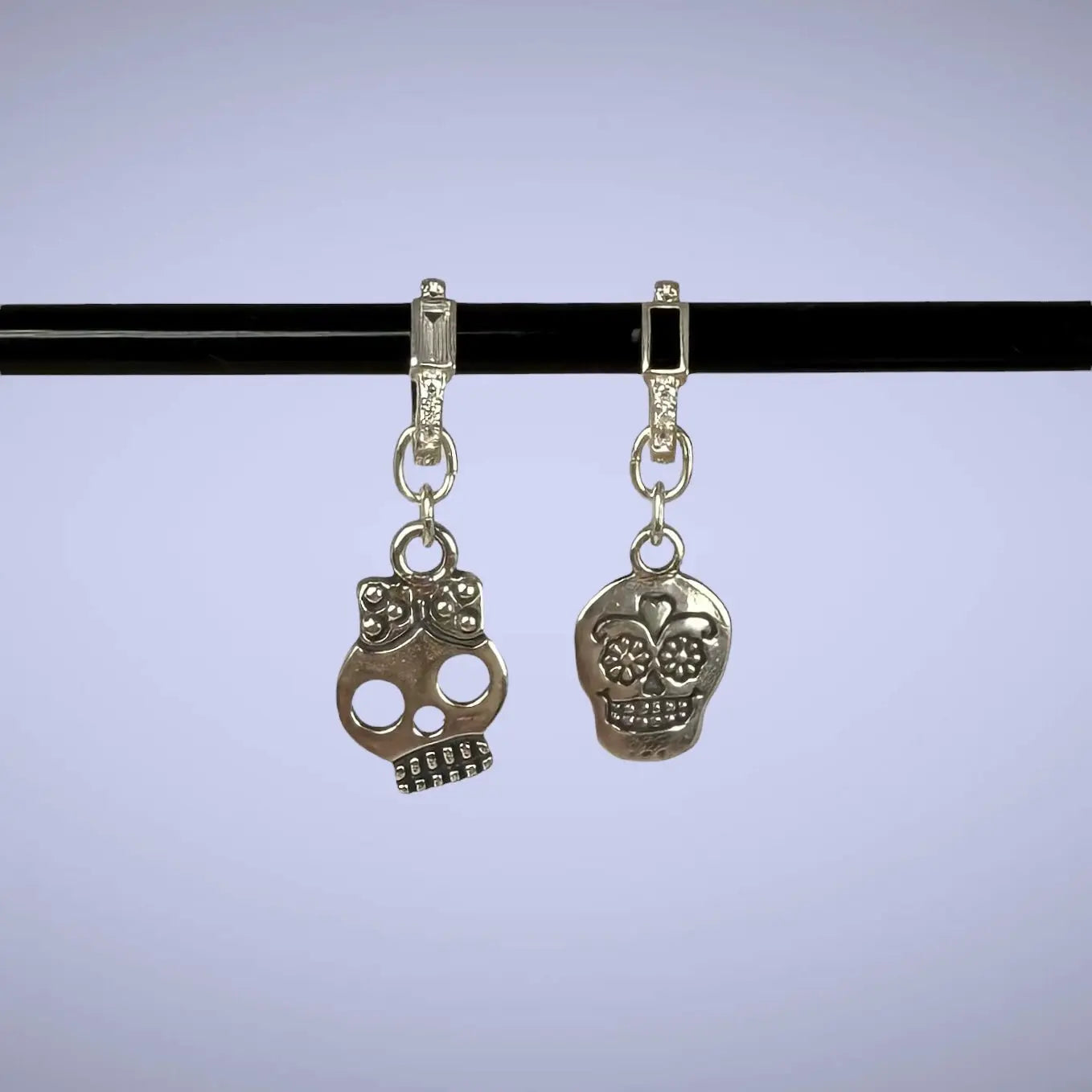 Happy skulls - silverörhängen - L8Hasselblad