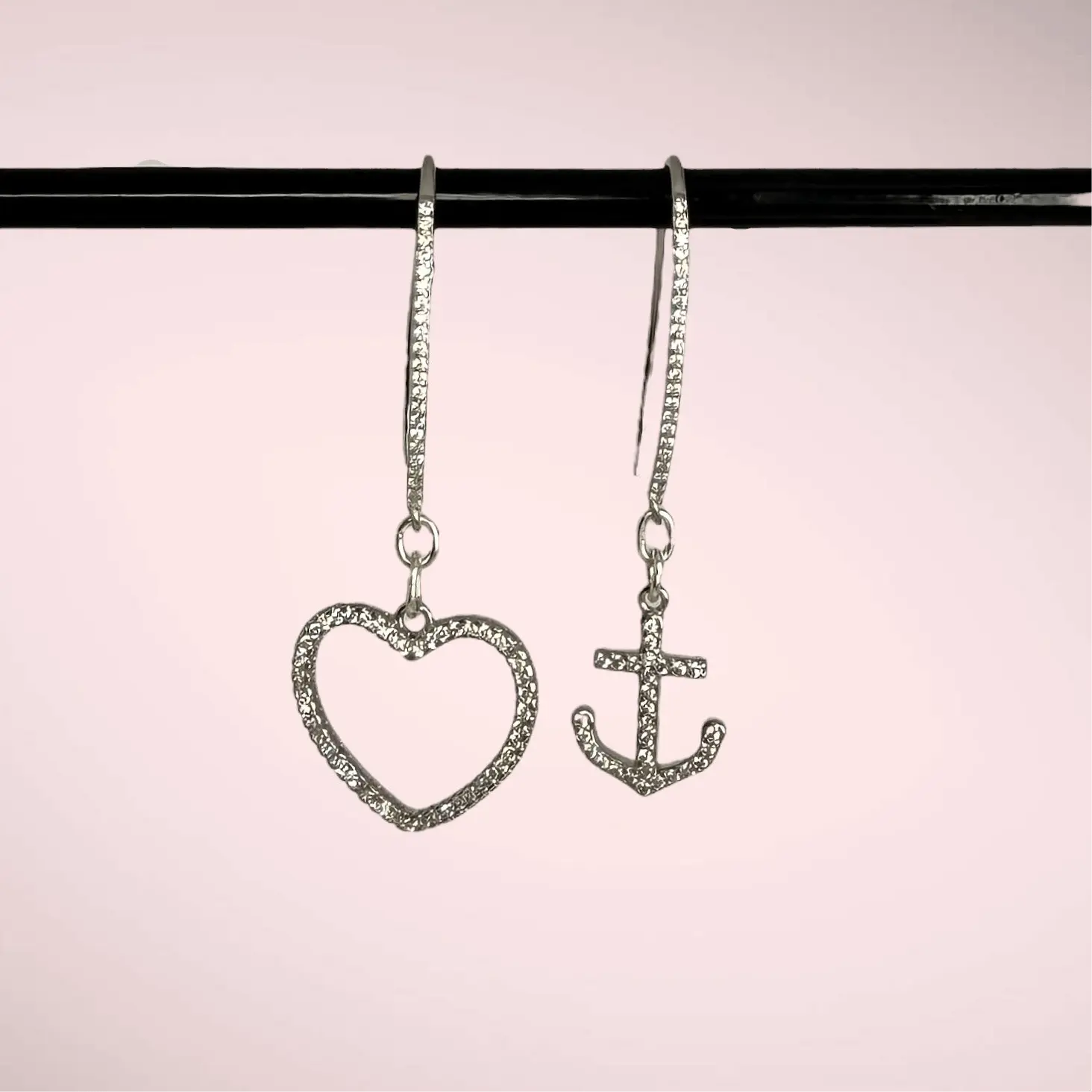 Hopp och kärlek - silverörhängen - L8Hasselblad