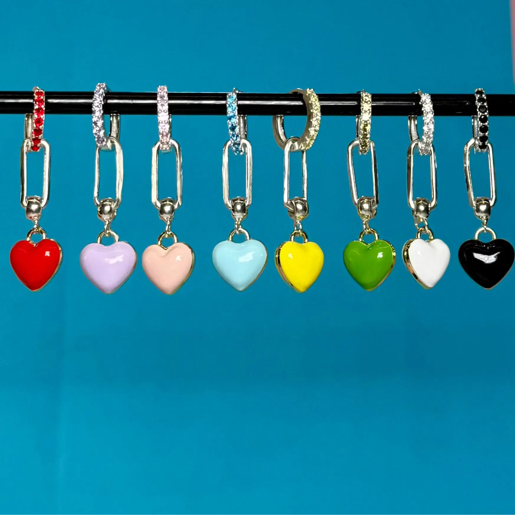 Örhänge - Längre Rainbow heart L8Hasselblad