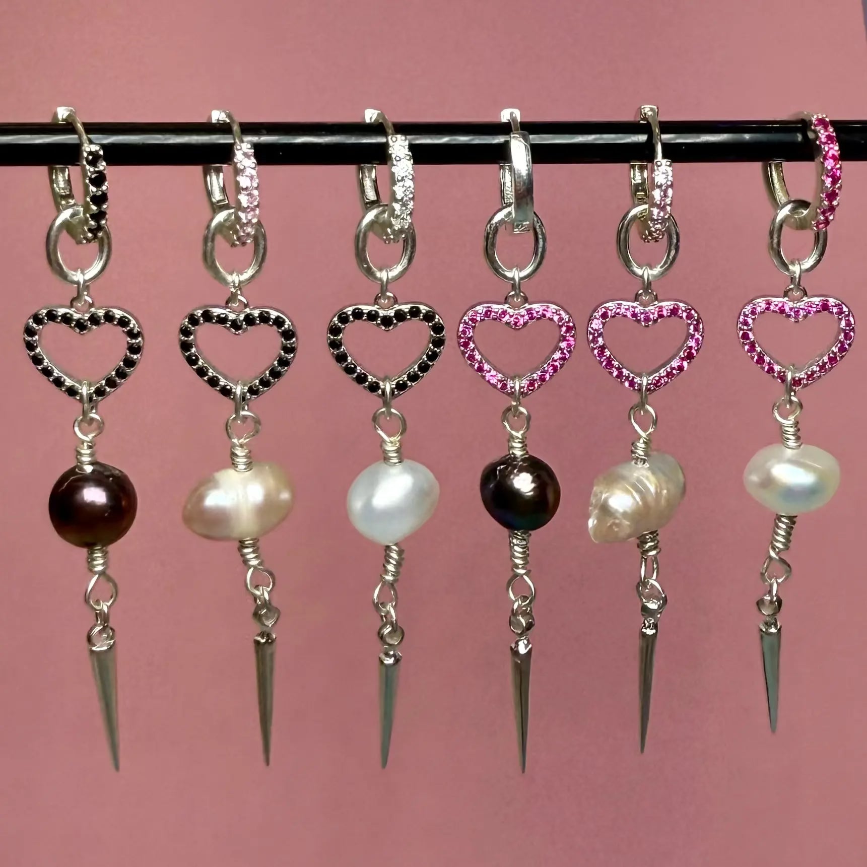 Örhänge - Hjärta med zirkoner och pärla L8Hasselblad