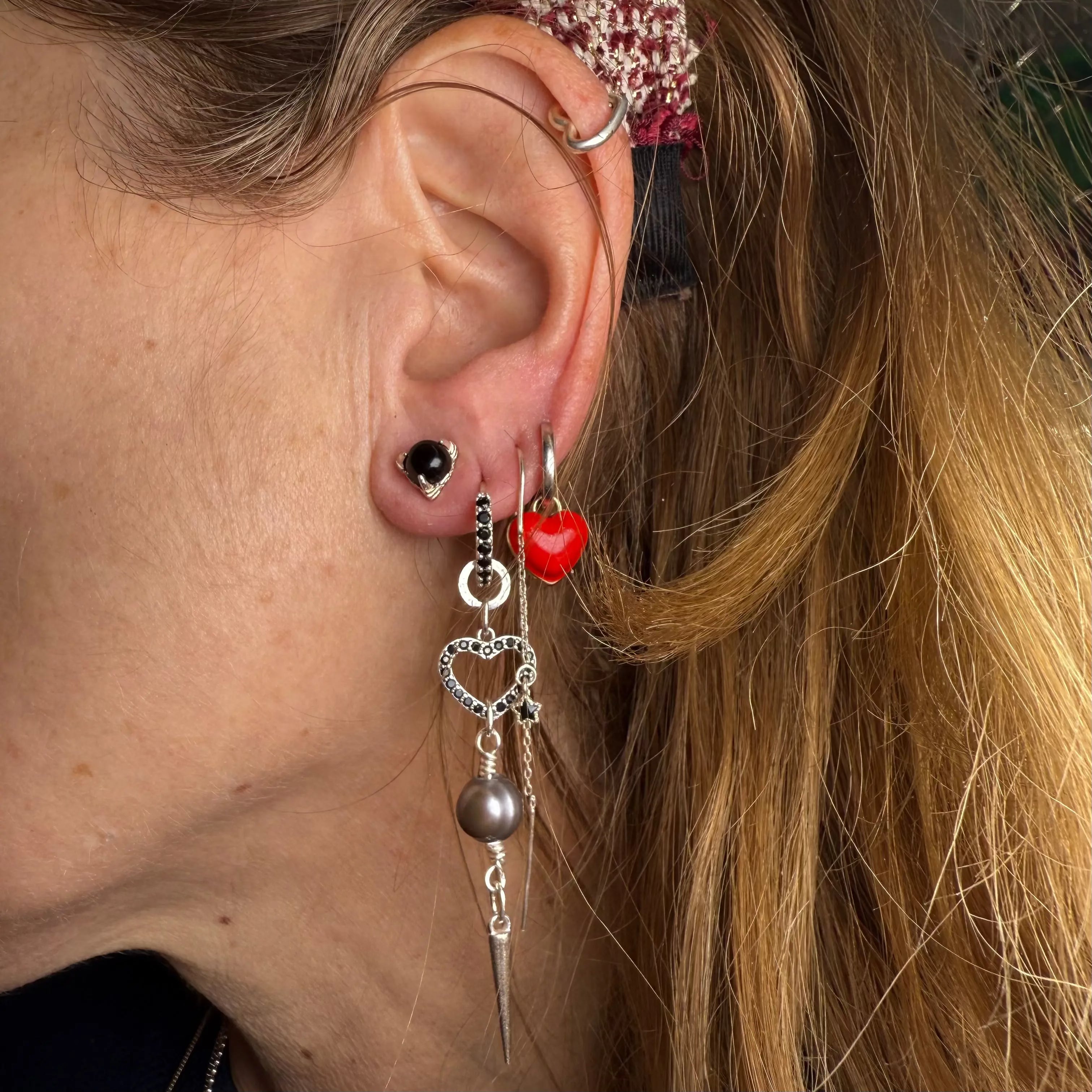 Örhänge - Hjärta med zirkoner och pärla L8Hasselblad