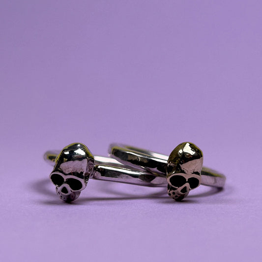 Thick ring with skull