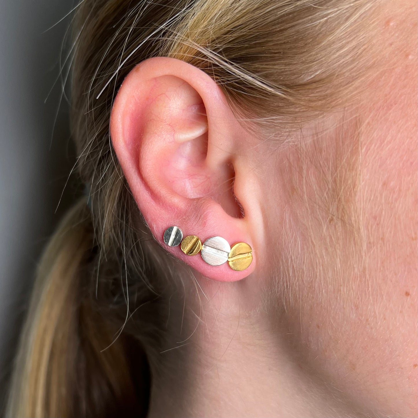 Stud earring - Construction