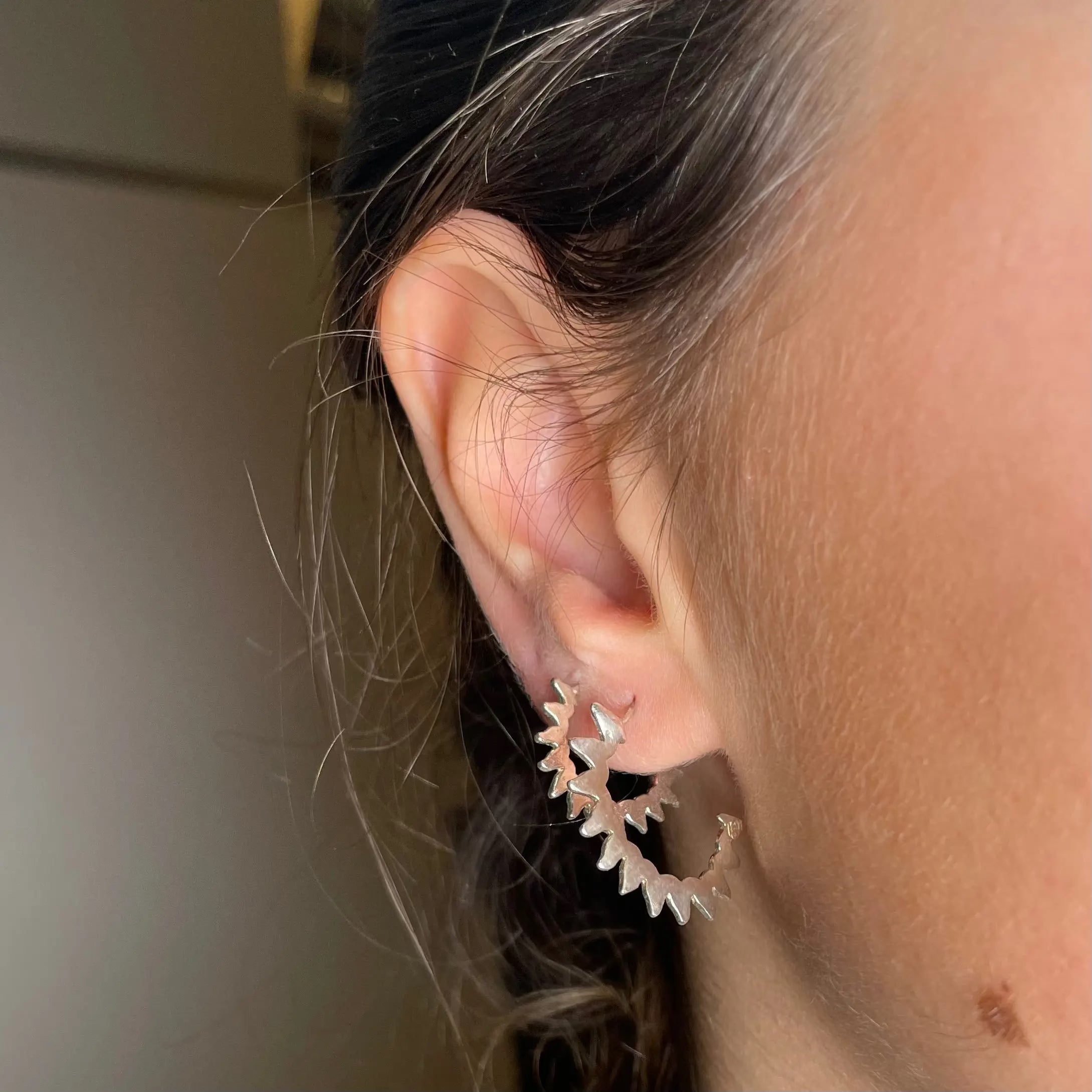 Stiftörhänge - Spetsiga Taggar L8Hasselblad