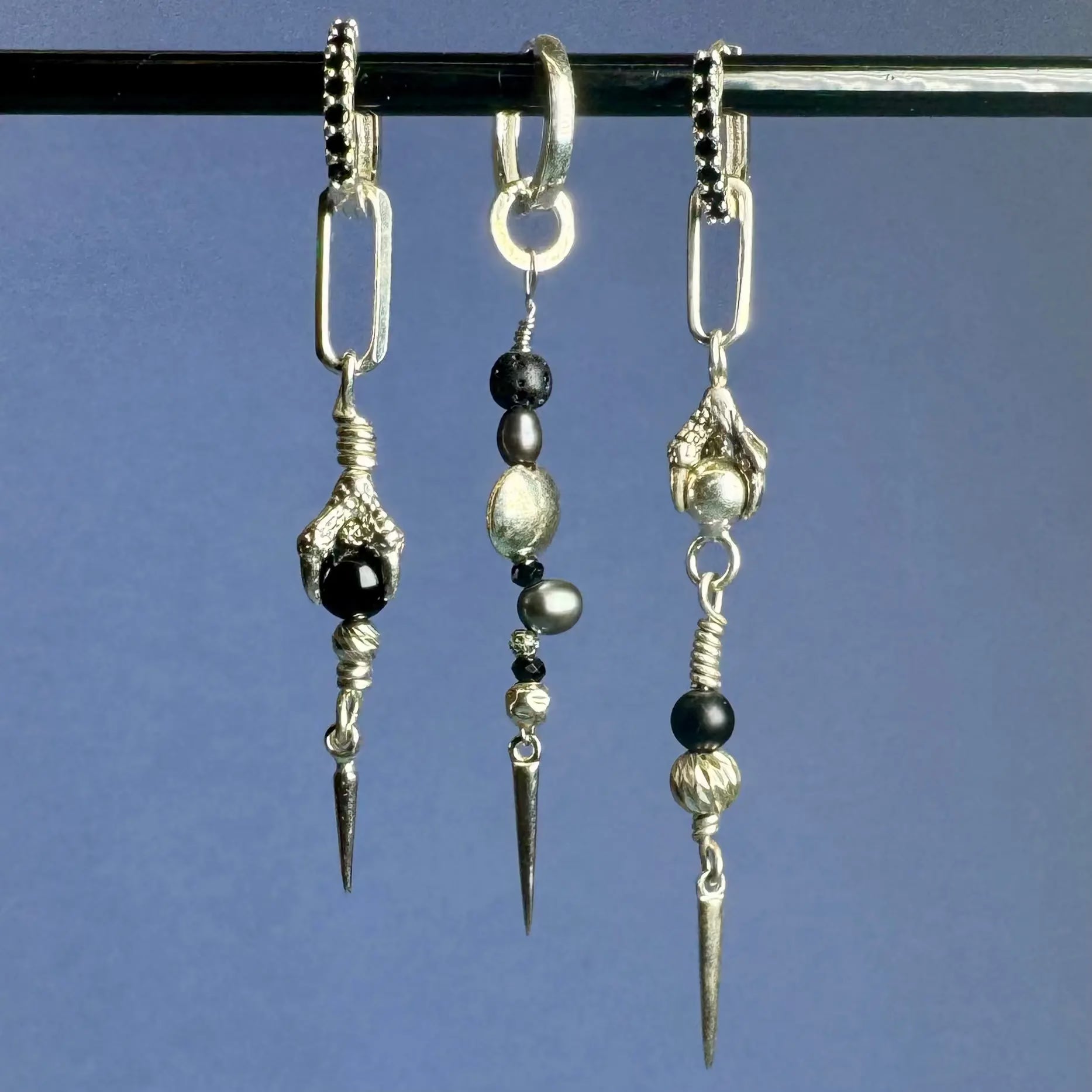 Örhängen - 2.0 Mixade klo örhängen L8Hasselblad