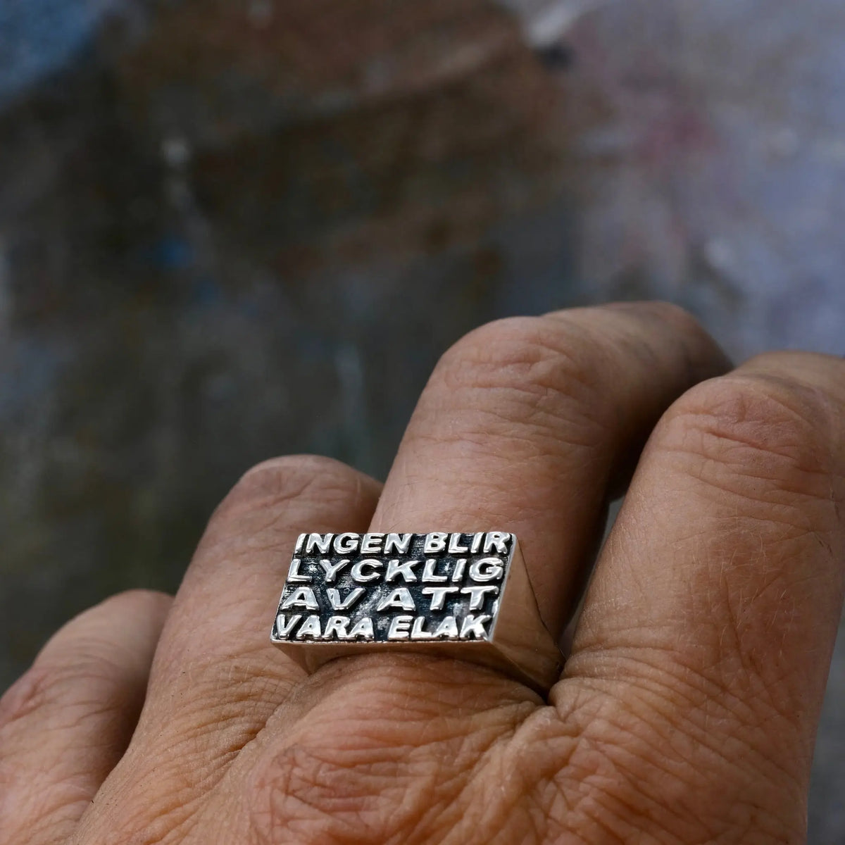 Ingen Blir Lycklig Av Att Vara Elak - Ring L8Hasselblad