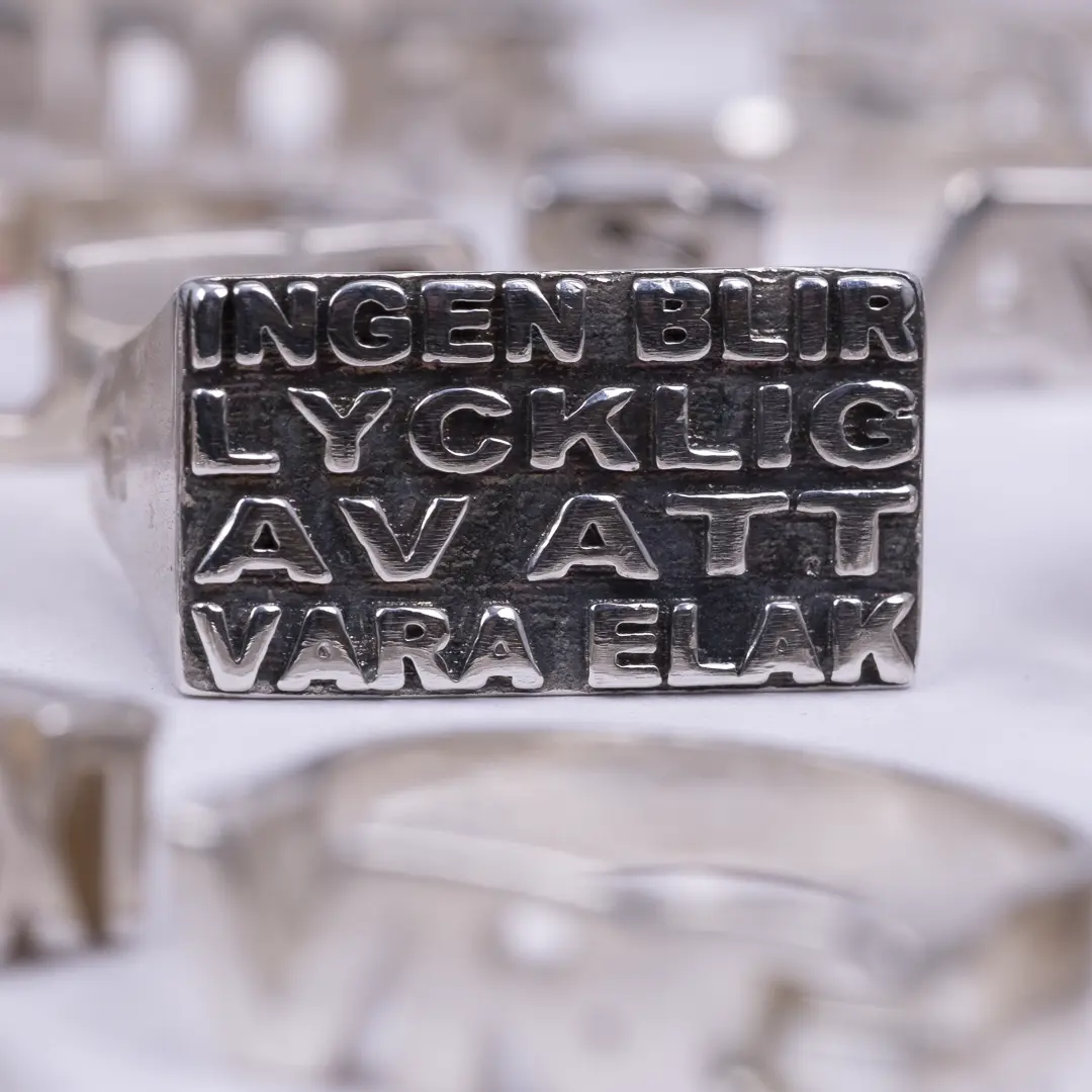 Ingen blir lycklig av att vara elak ring L8Hasselblad