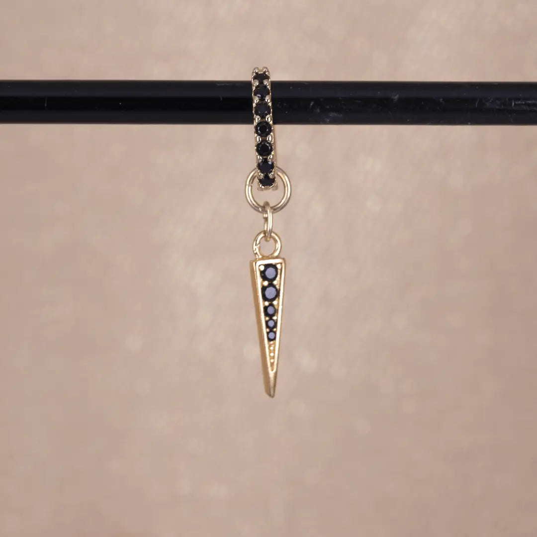 Kort zirkoner & tagg - örhängen guld - L8Hasselblad