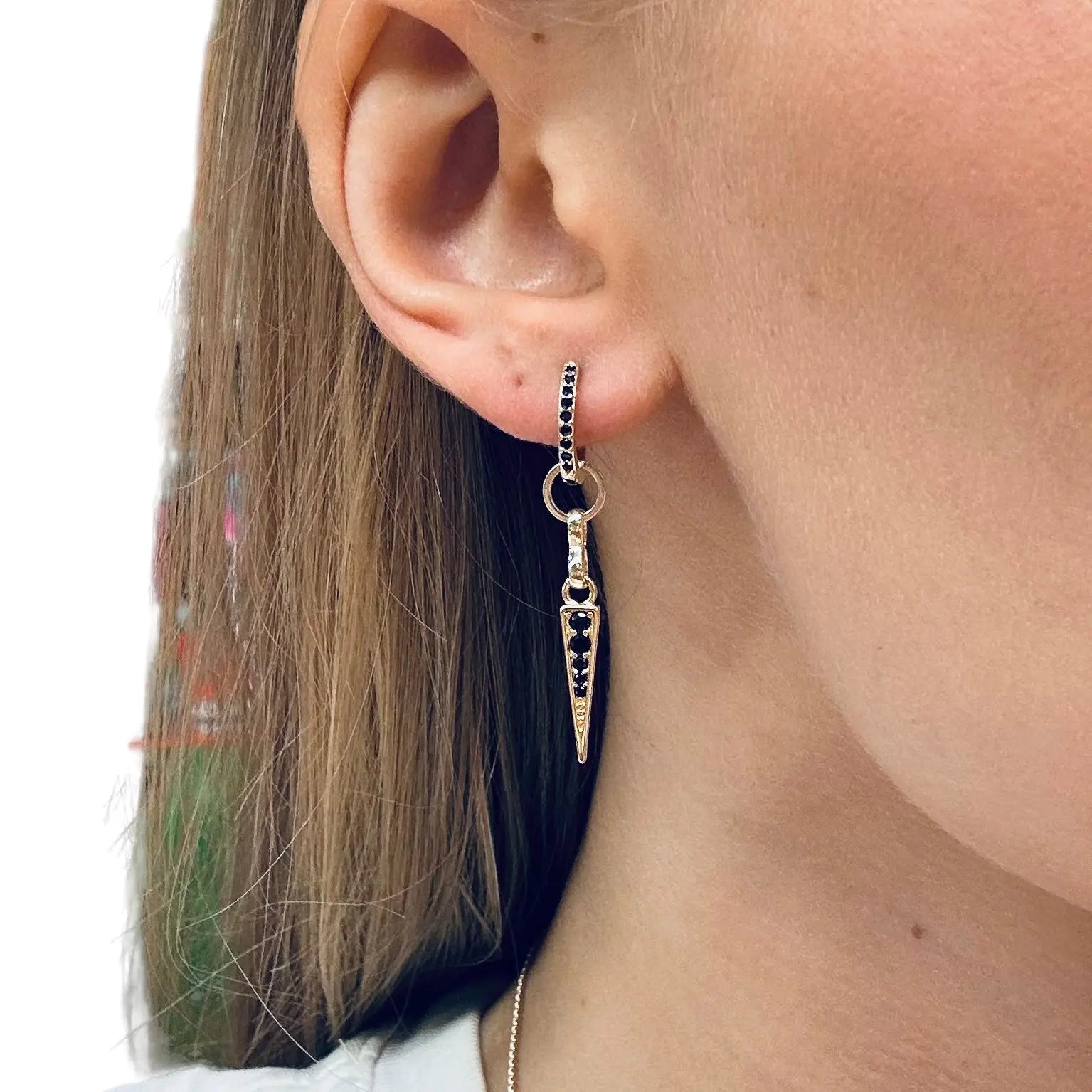 Längre zirkoner och tagg - Örhängen - L8Hasselblad