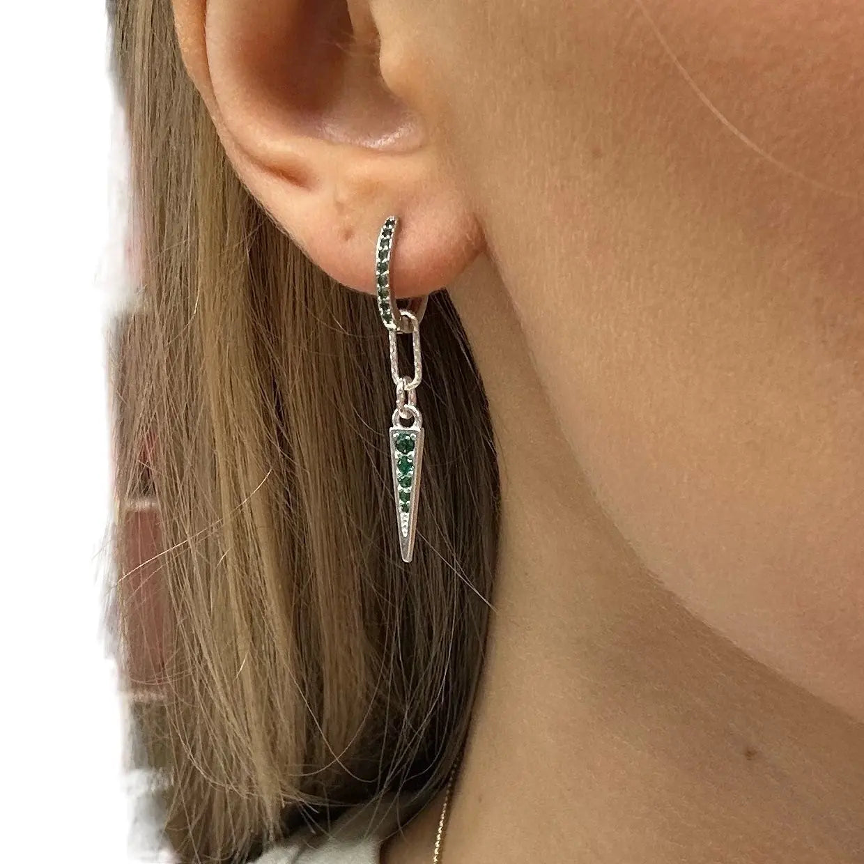 Längre zirkoner och tagg - Örhängen - L8Hasselblad